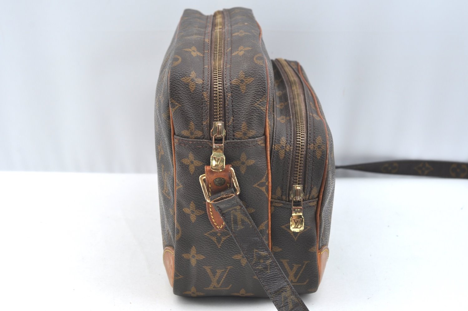 Authentic Louis Vuitton Monogram Nile Shoulder Cross Body Bag M45244 LV K7682