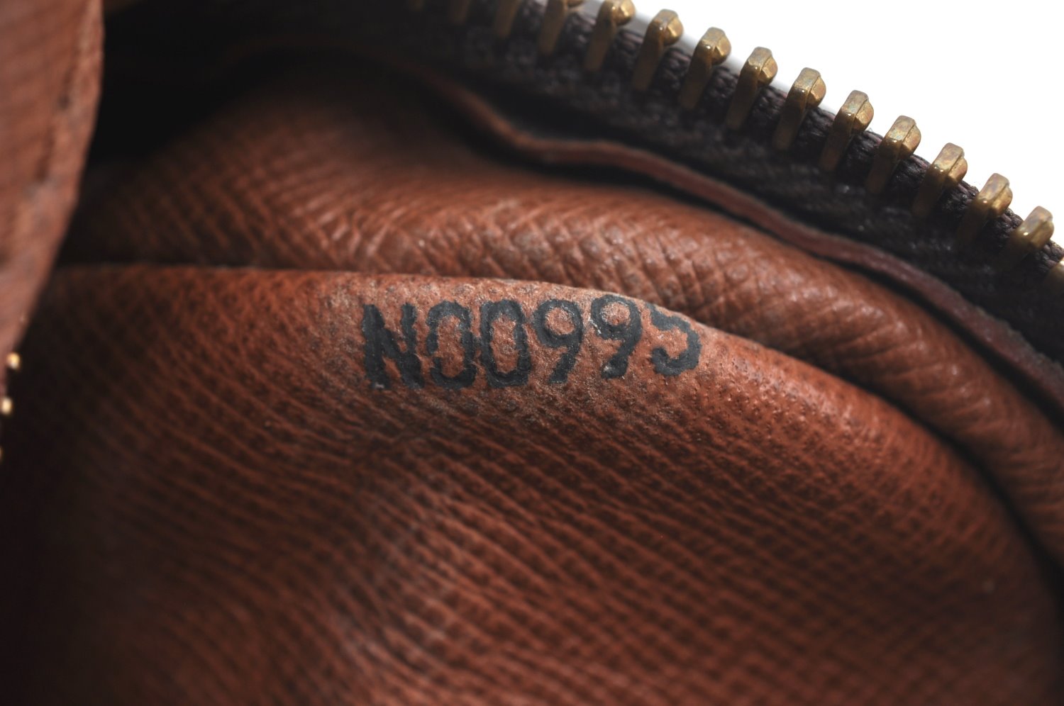 Authentic Louis Vuitton Monogram Nile Shoulder Cross Body Bag M45244 LV K7682