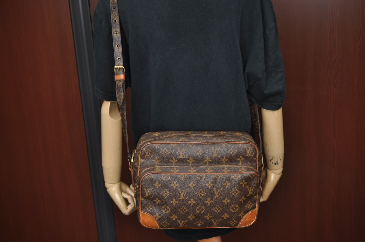 Authentic Louis Vuitton Monogram Nile Shoulder Cross Body Bag M45244 LV K7682