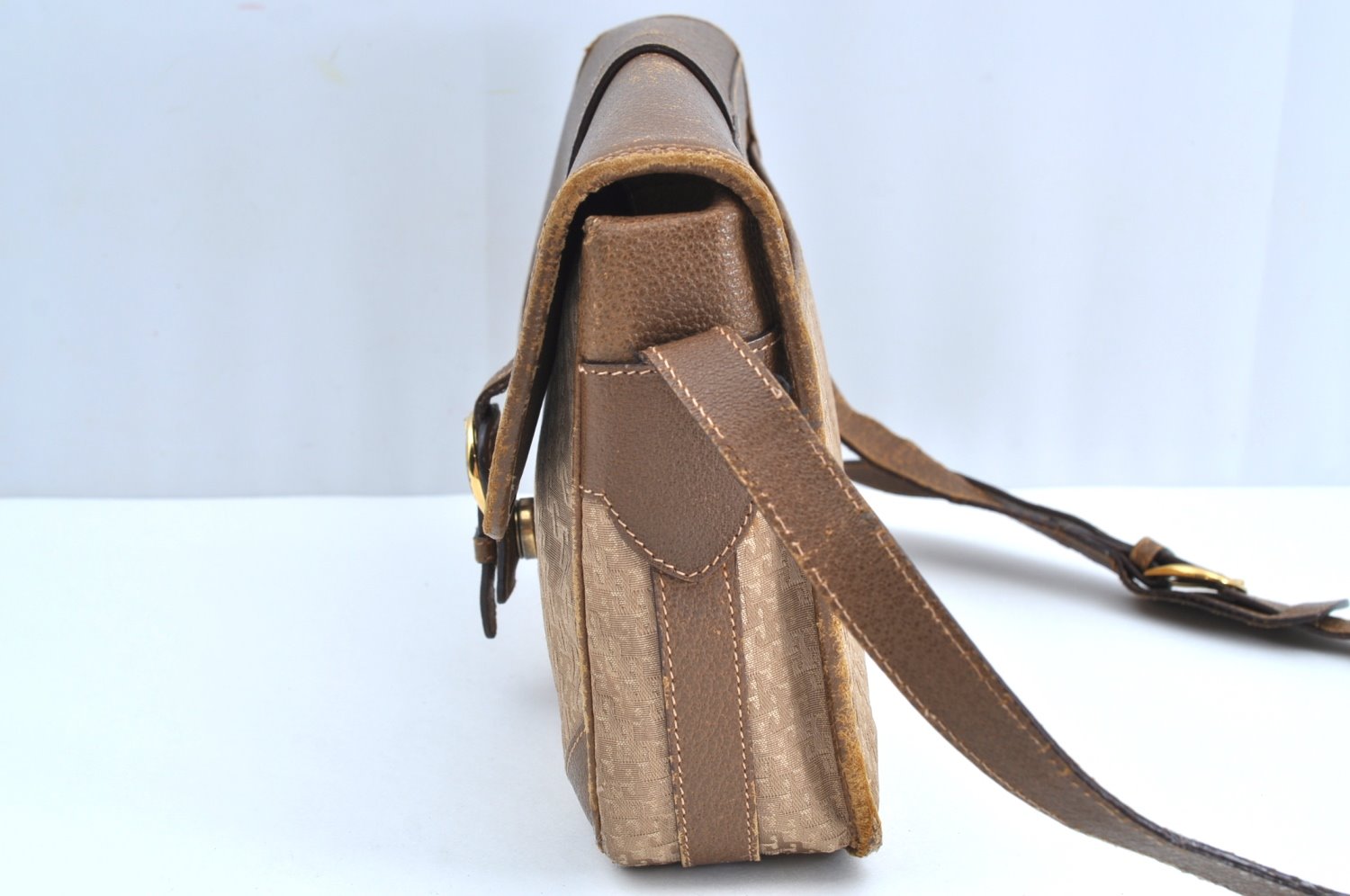 Authentic GUCCI Vintage Shoulder Cross Body Bag Purse Canvas Leather Beige K7685