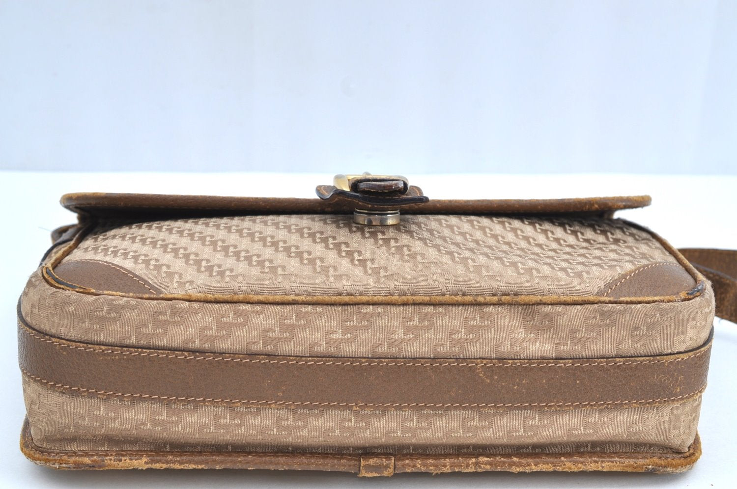 Authentic GUCCI Vintage Shoulder Cross Body Bag Purse Canvas Leather Beige K7685