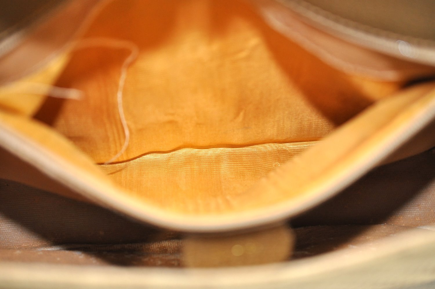 Authentic GUCCI Vintage Shoulder Cross Body Bag Purse Canvas Leather Beige K7685