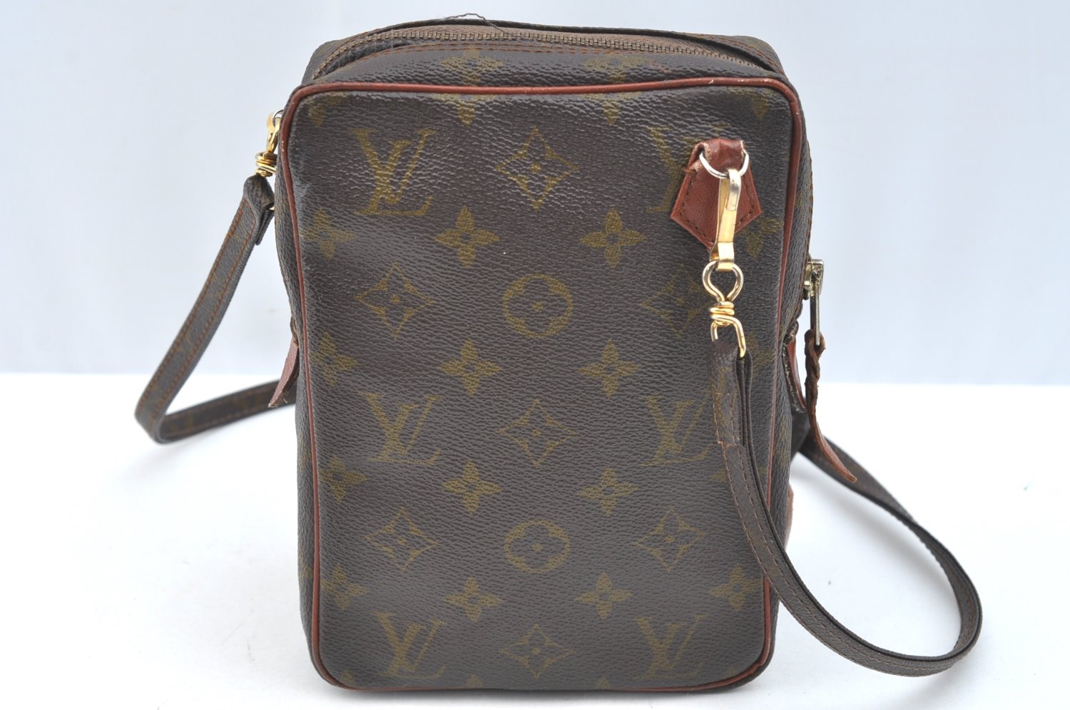 Authentic Louis Vuitton Monogram Amazone Shoulder Cross Bag Old Model Junk K7692