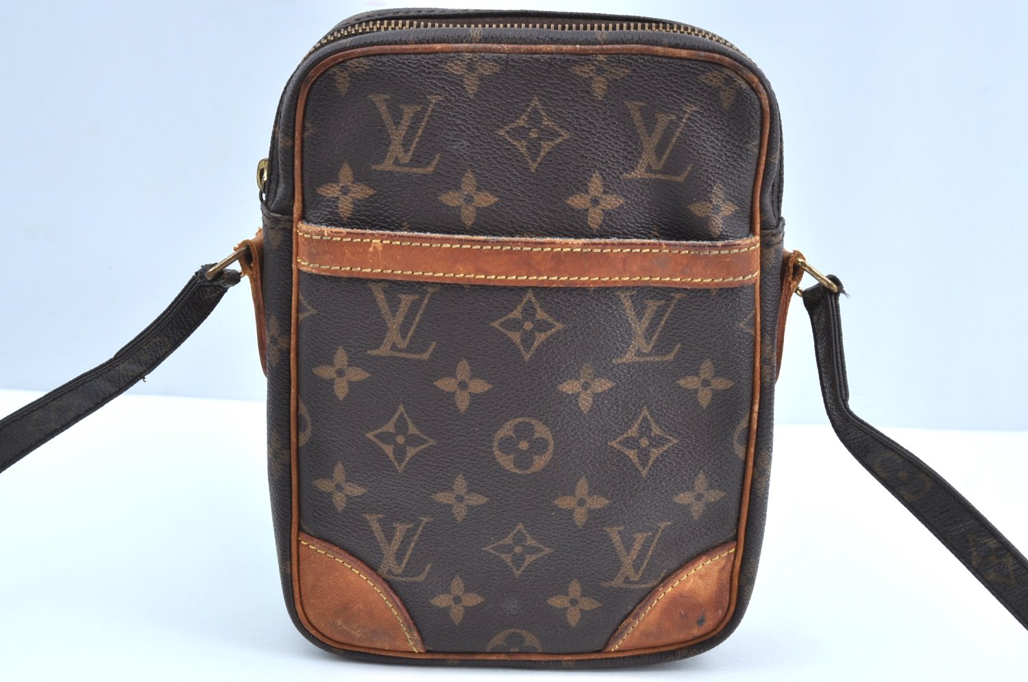 Auth Louis Vuitton Monogram Danube Shoulder Cross Body Bag M45266 LV Junk K7694