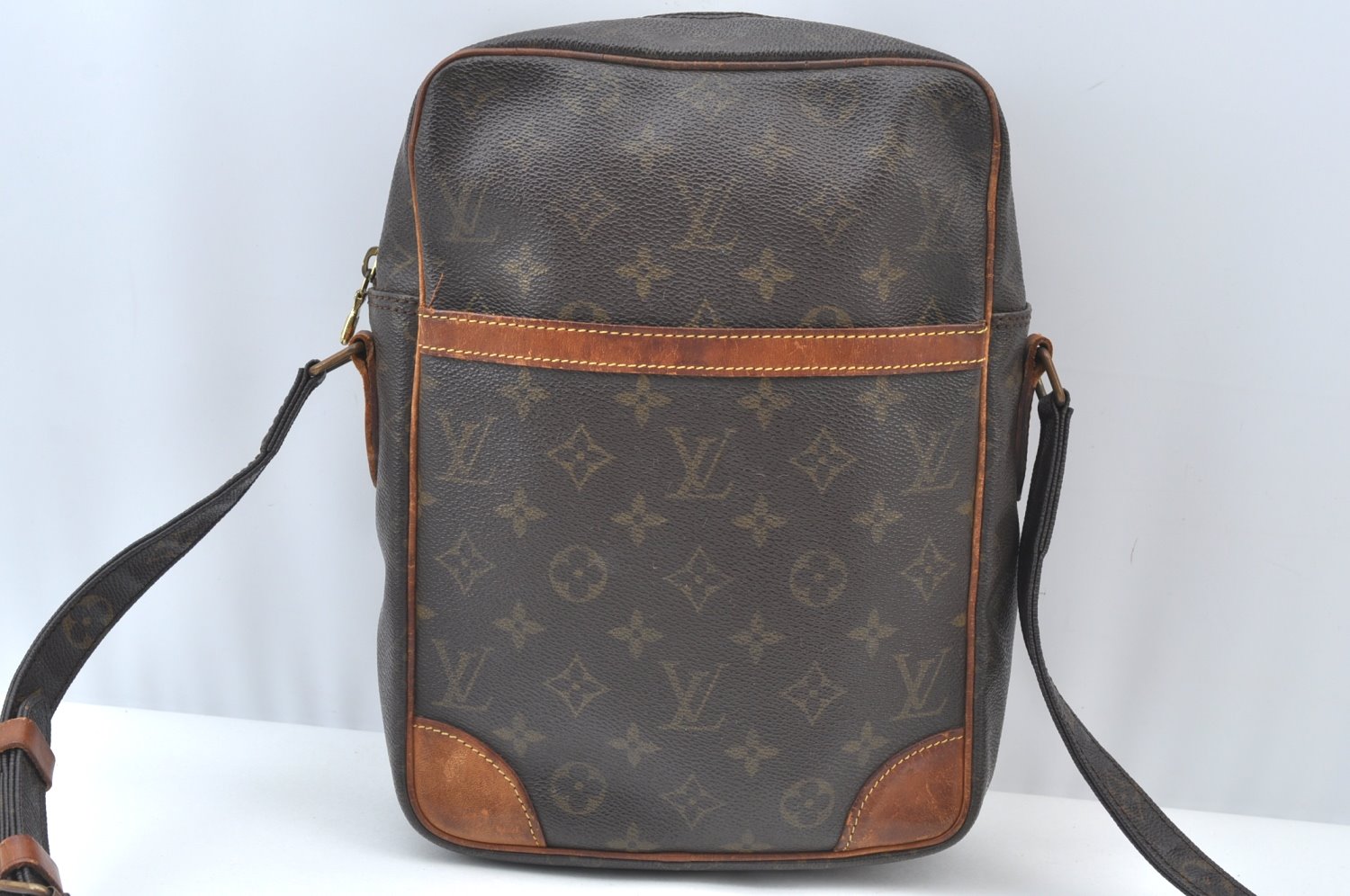 Authentic Louis Vuitton Monogram Danube GM Shoulder Cross Bag M45262 LV K7704