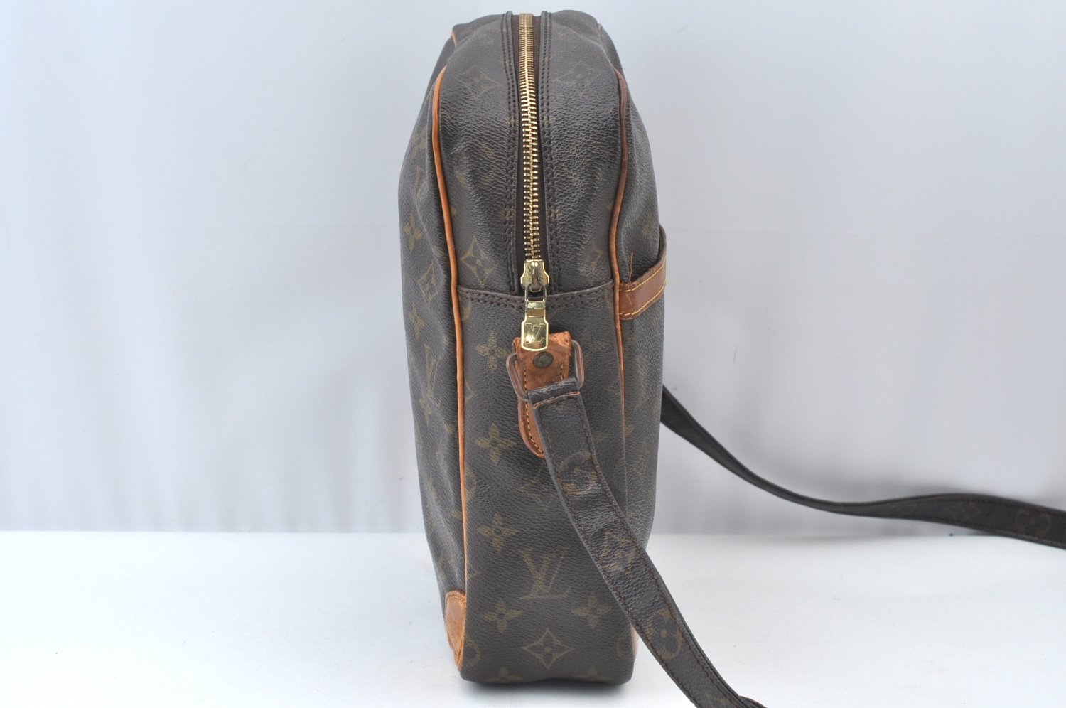 Authentic Louis Vuitton Monogram Danube GM Shoulder Cross Bag M45262 LV K7704