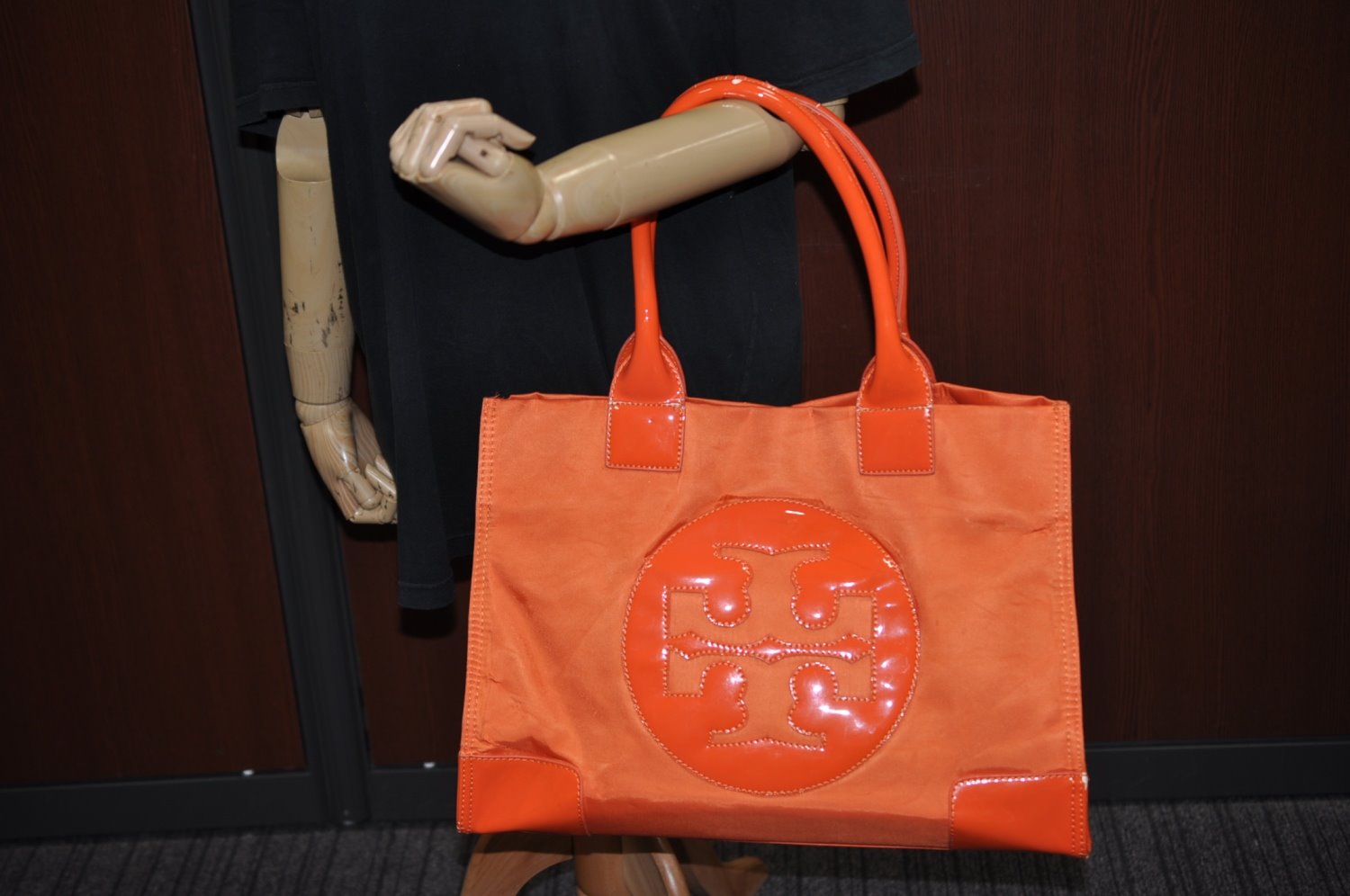 Authentic TORY BURCH Ella Nylon Enamel Shoulder Tote Bag Orange K7713