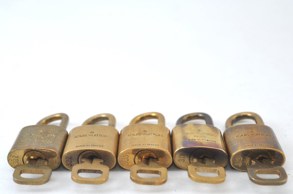 Authentic Louis Vuitton Padlock & Keys 10Set LV K7725