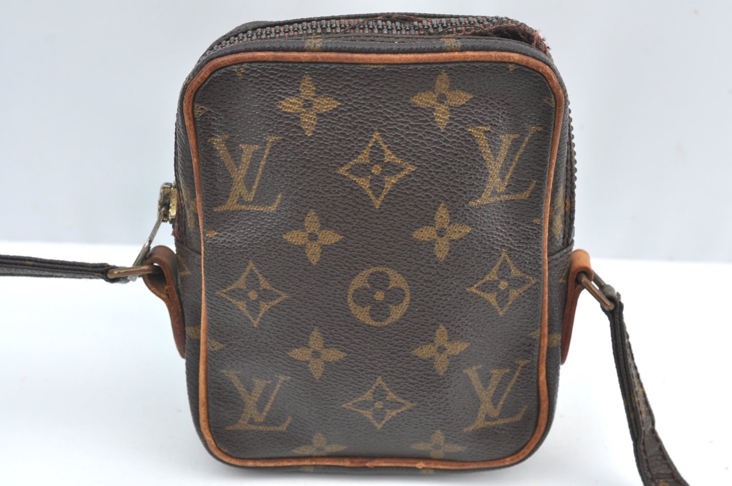 Auth Louis Vuitton Monogram Mini Poche Danube Shoulder Cross Bag M45268 LV K7737