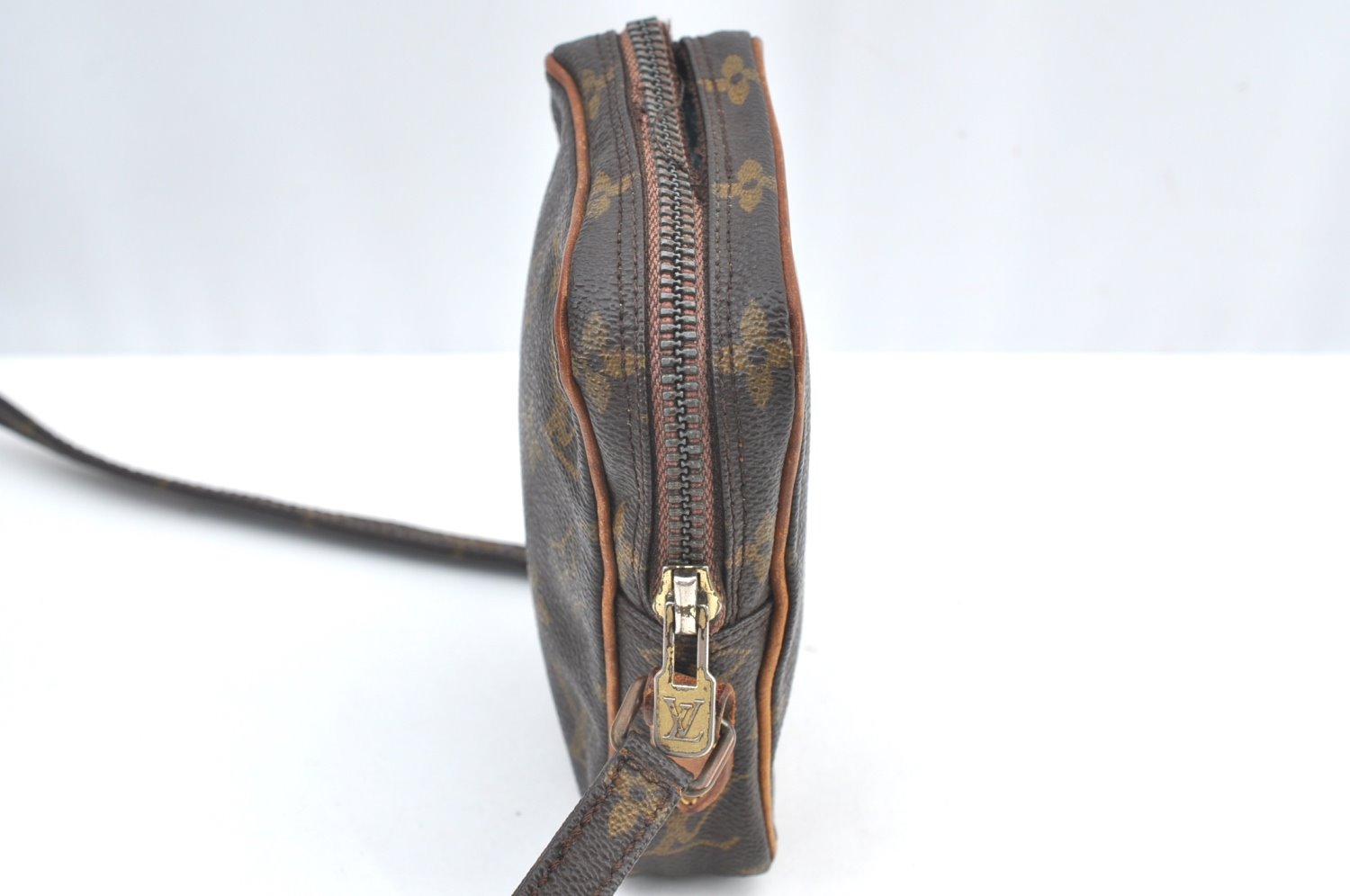 Auth Louis Vuitton Monogram Mini Poche Danube Shoulder Cross Bag M45268 LV K7737