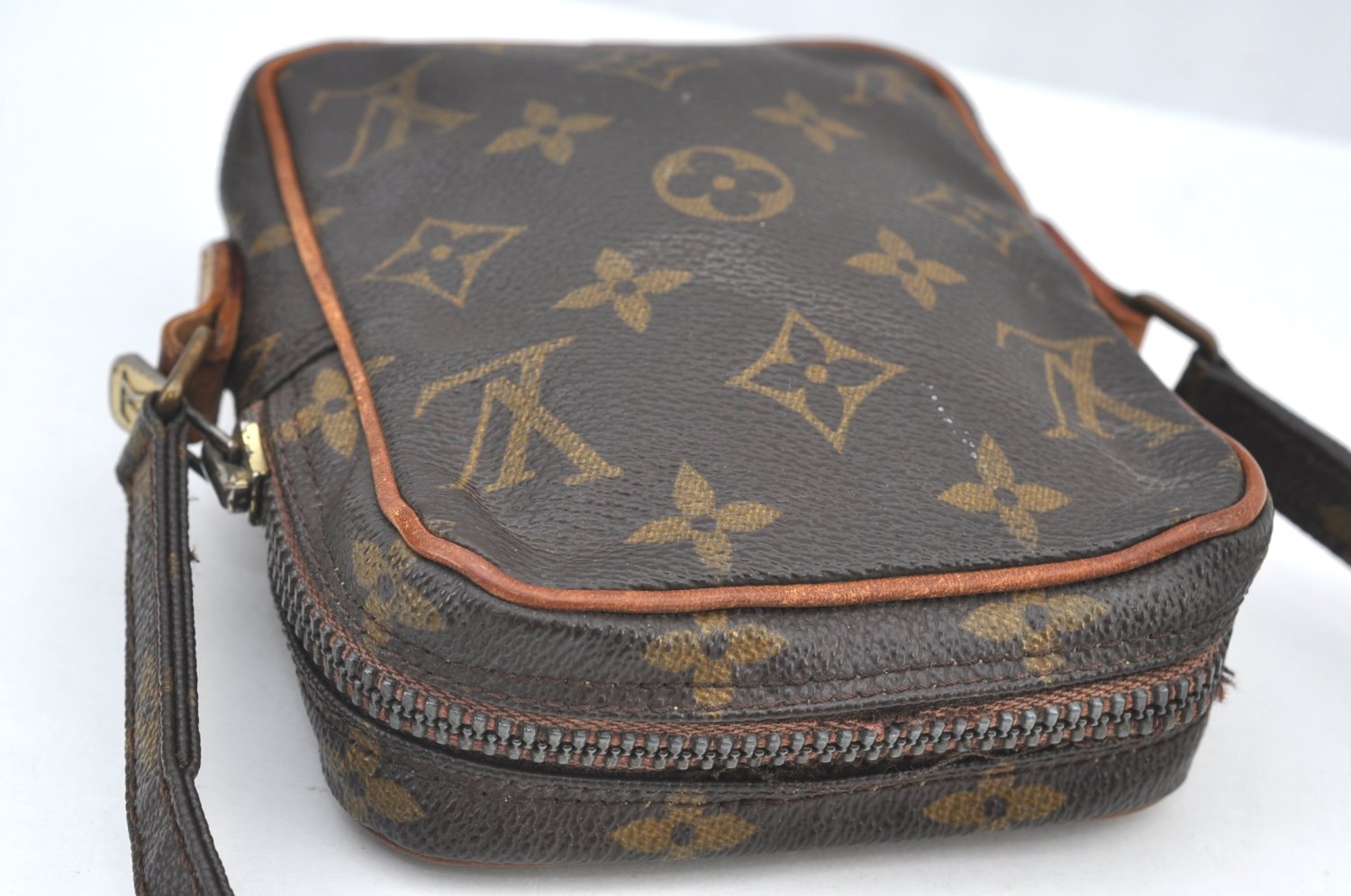 Auth Louis Vuitton Monogram Mini Poche Danube Shoulder Cross Bag M45268 LV K7737
