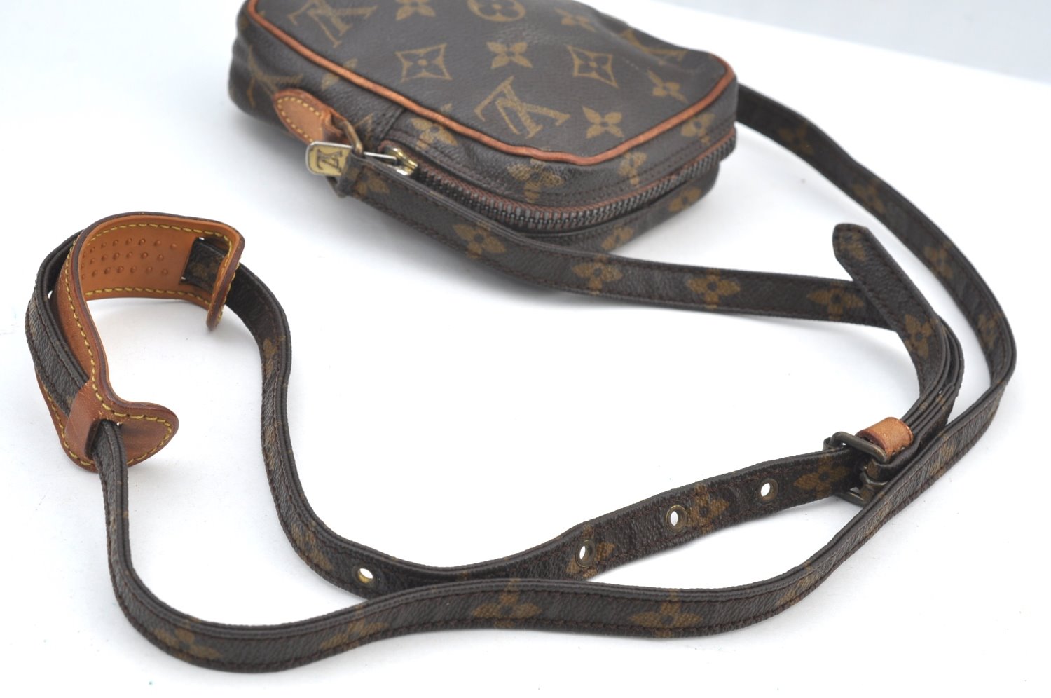 Auth Louis Vuitton Monogram Mini Poche Danube Shoulder Cross Bag M45268 LV K7737