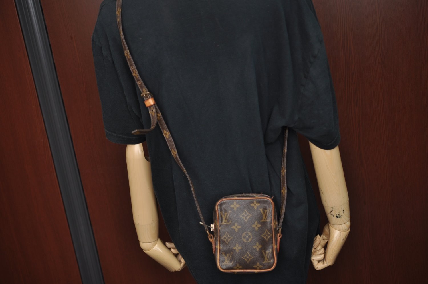 Auth Louis Vuitton Monogram Mini Poche Danube Shoulder Cross Bag M45268 LV K7737