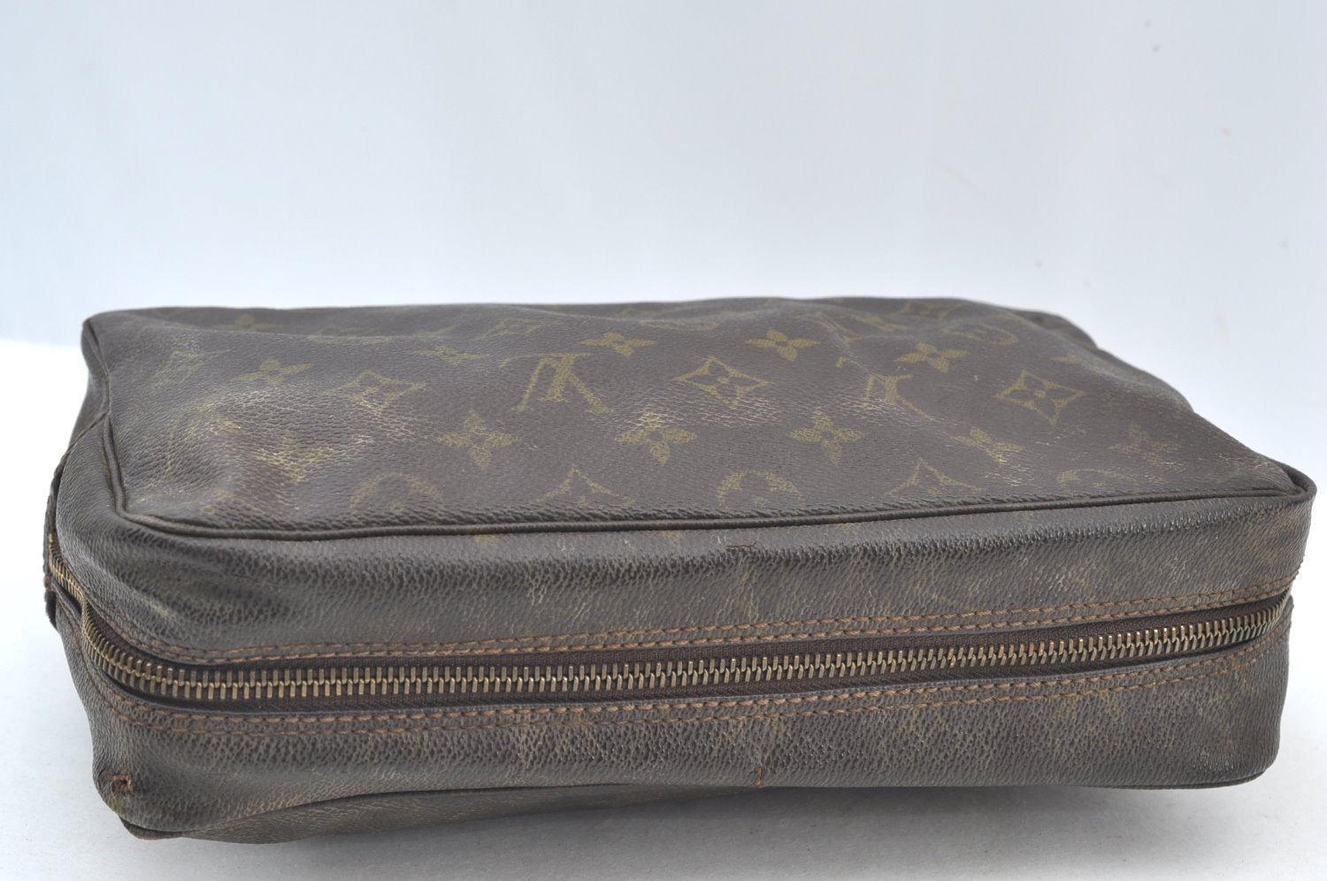 Auth Louis Vuitton Monogram Trousse Toilette 28 Clutch Hand Bag M47522 LV K7771