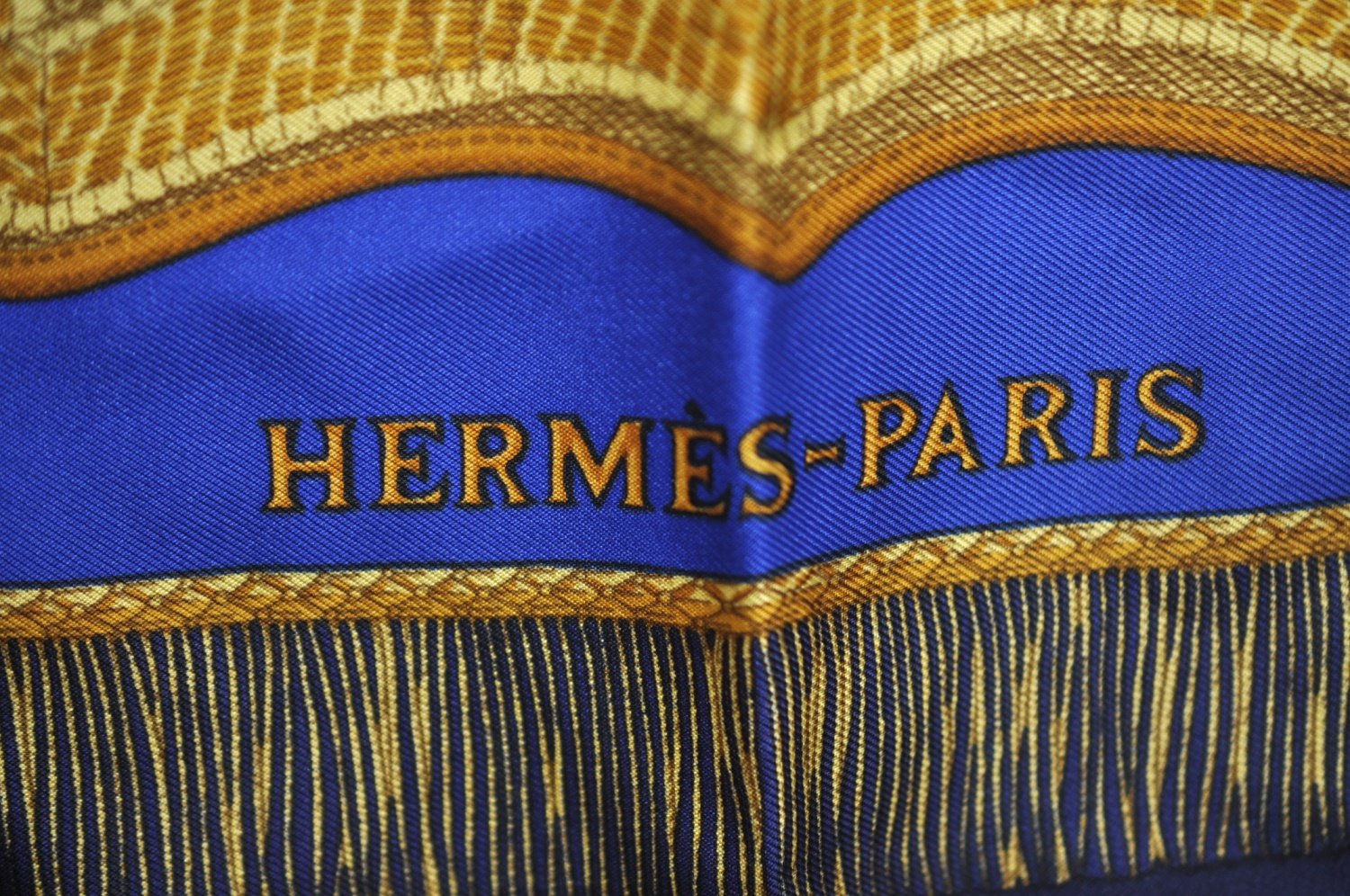 Authentic HERMES Carre 90 Scarf 