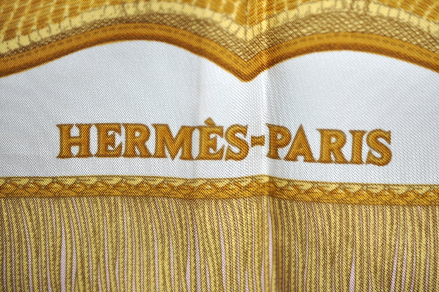 Authentic HERMES Carre 90 Scarf 