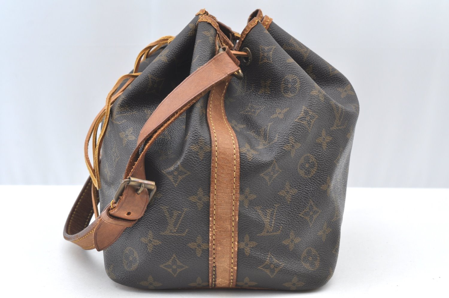Authentic Louis Vuitton Monogram Petit Noe M42226 Shoulder Drawstring Bag K7792