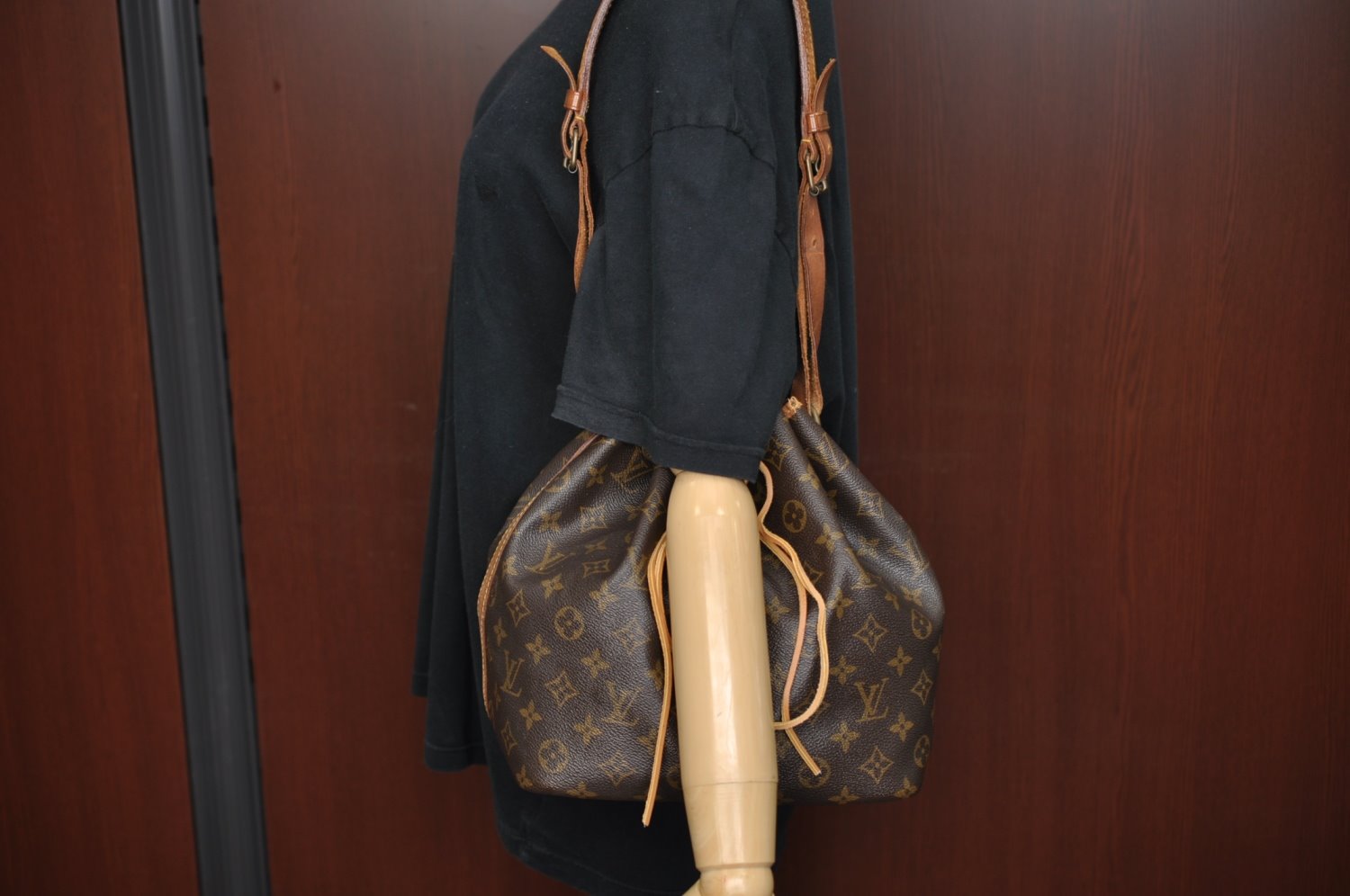 Authentic Louis Vuitton Monogram Petit Noe M42226 Shoulder Drawstring Bag K7792