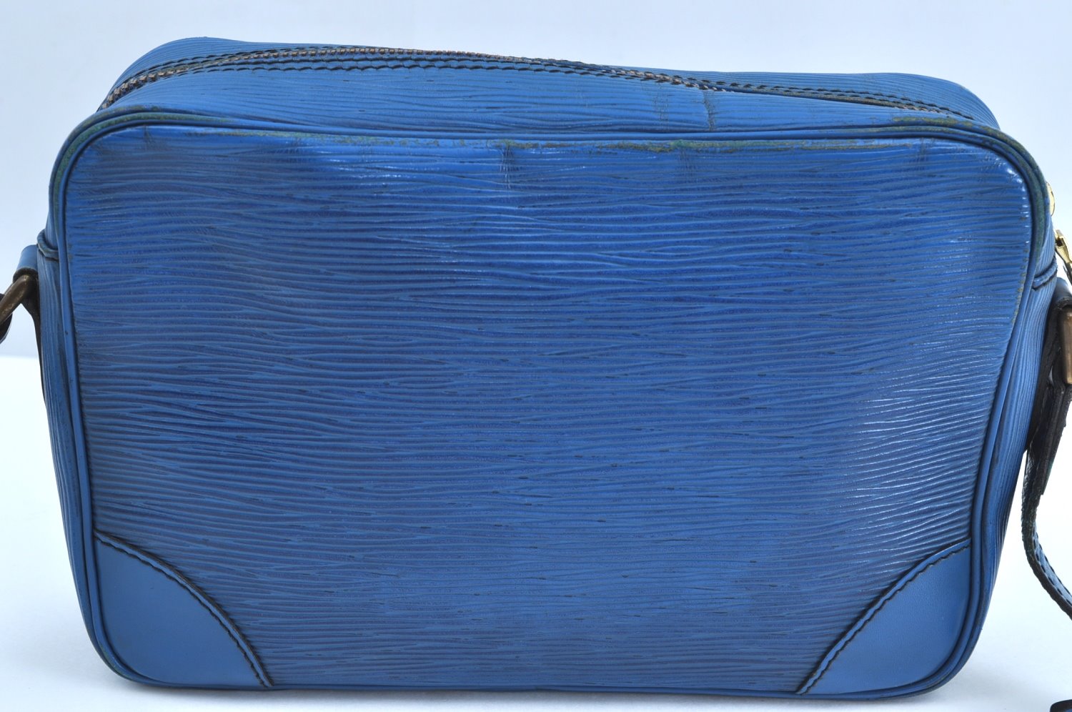 Authentic Louis Vuitton Epi Trocadero 24 Blue Shoulder Bag LV K7802