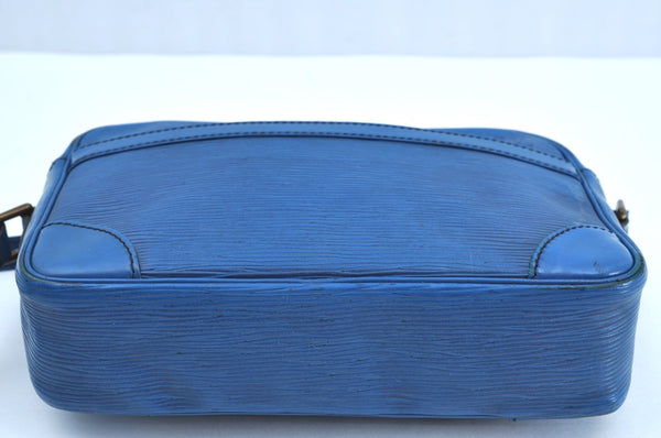 Authentic Louis Vuitton Epi Trocadero 24 Blue Shoulder Bag LV K7802