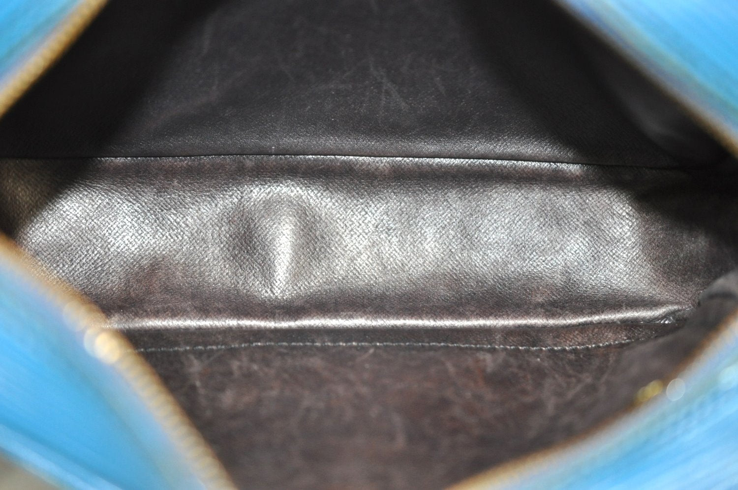 Authentic Louis Vuitton Epi Trocadero 24 Blue Shoulder Bag LV K7802