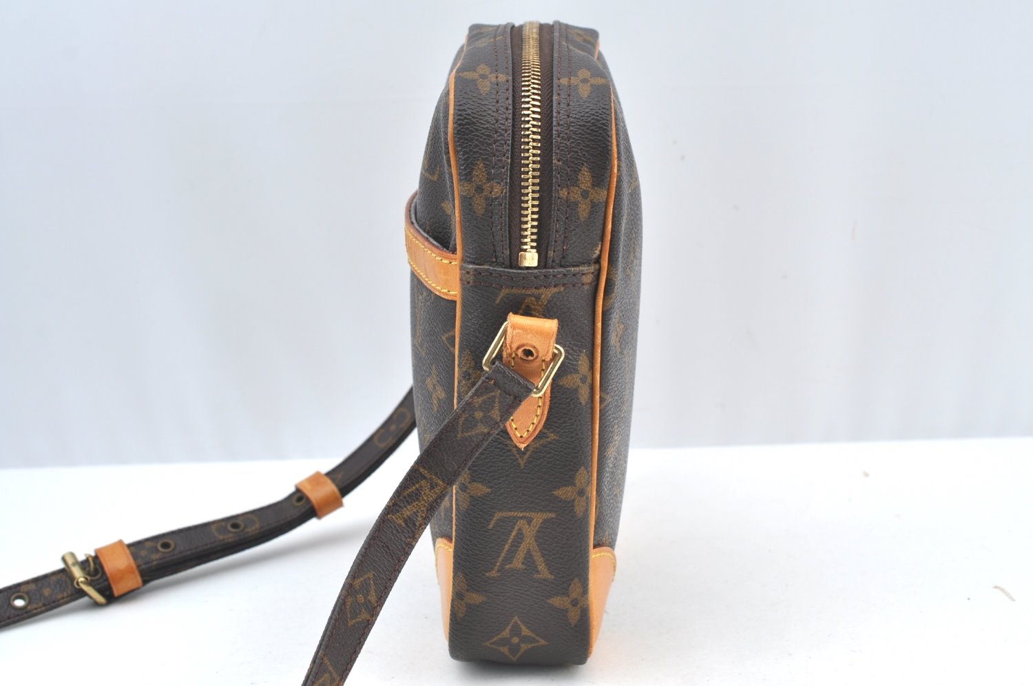 Authentic Louis Vuitton Monogram Danube Shoulder Cross Body Bag M45266 LV K7843