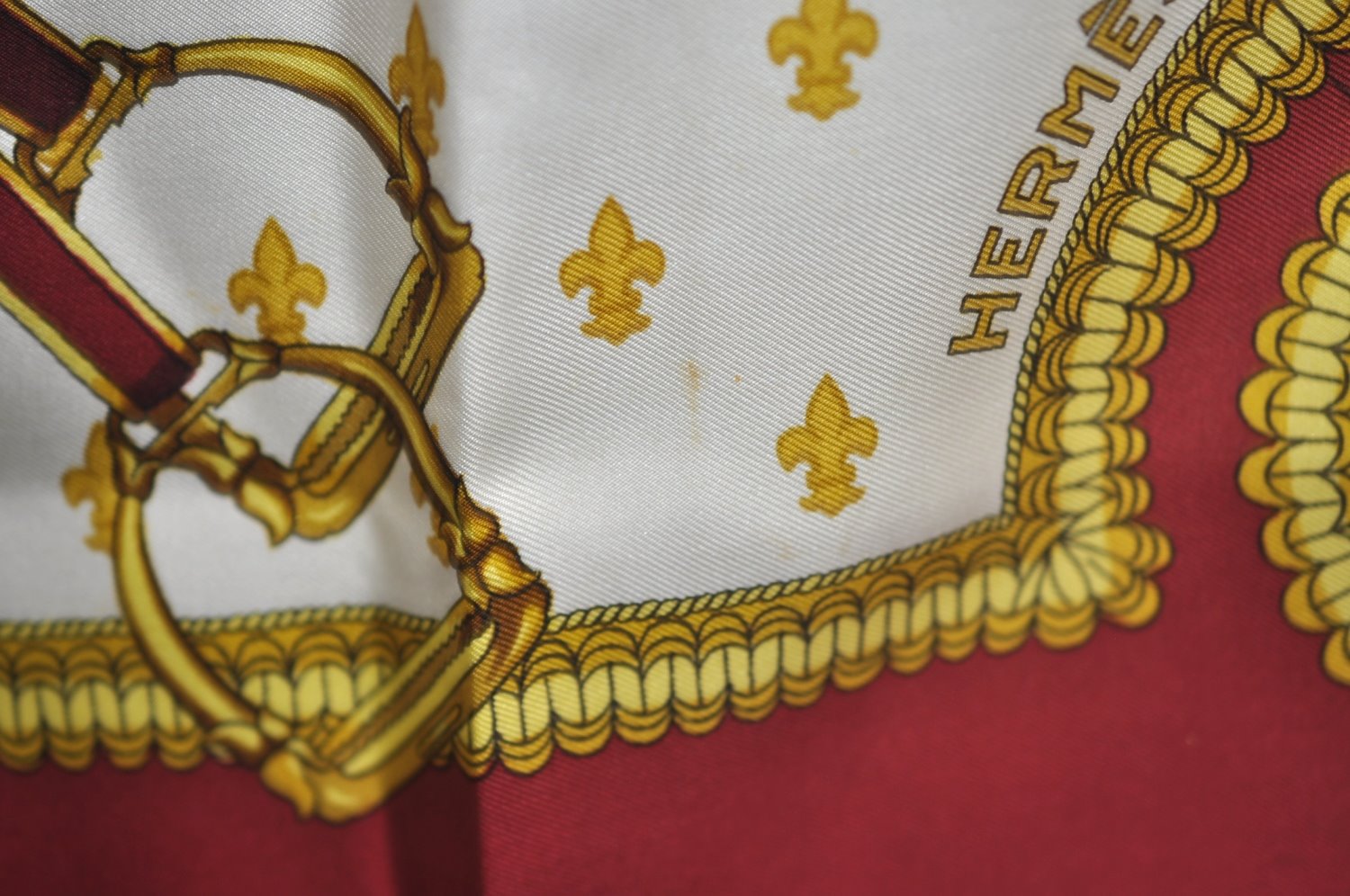 Authentic HERMES Carre 90 Scarf 