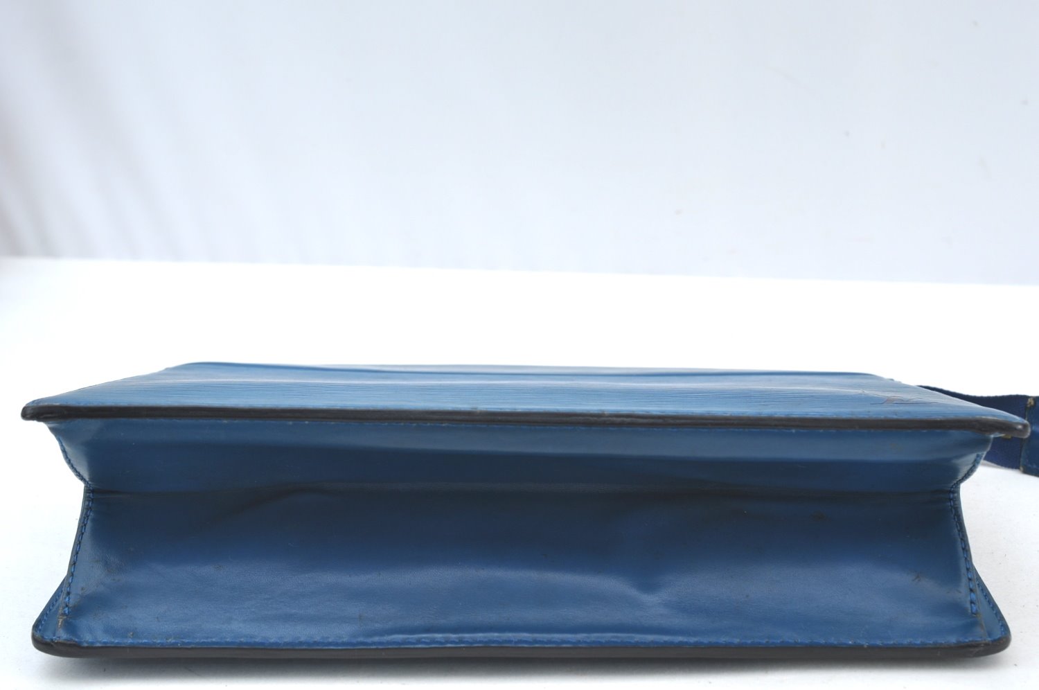 Authentic Louis Vuitton Epi Trousse Crete Clutch Bag Blue M48405 LV K7879