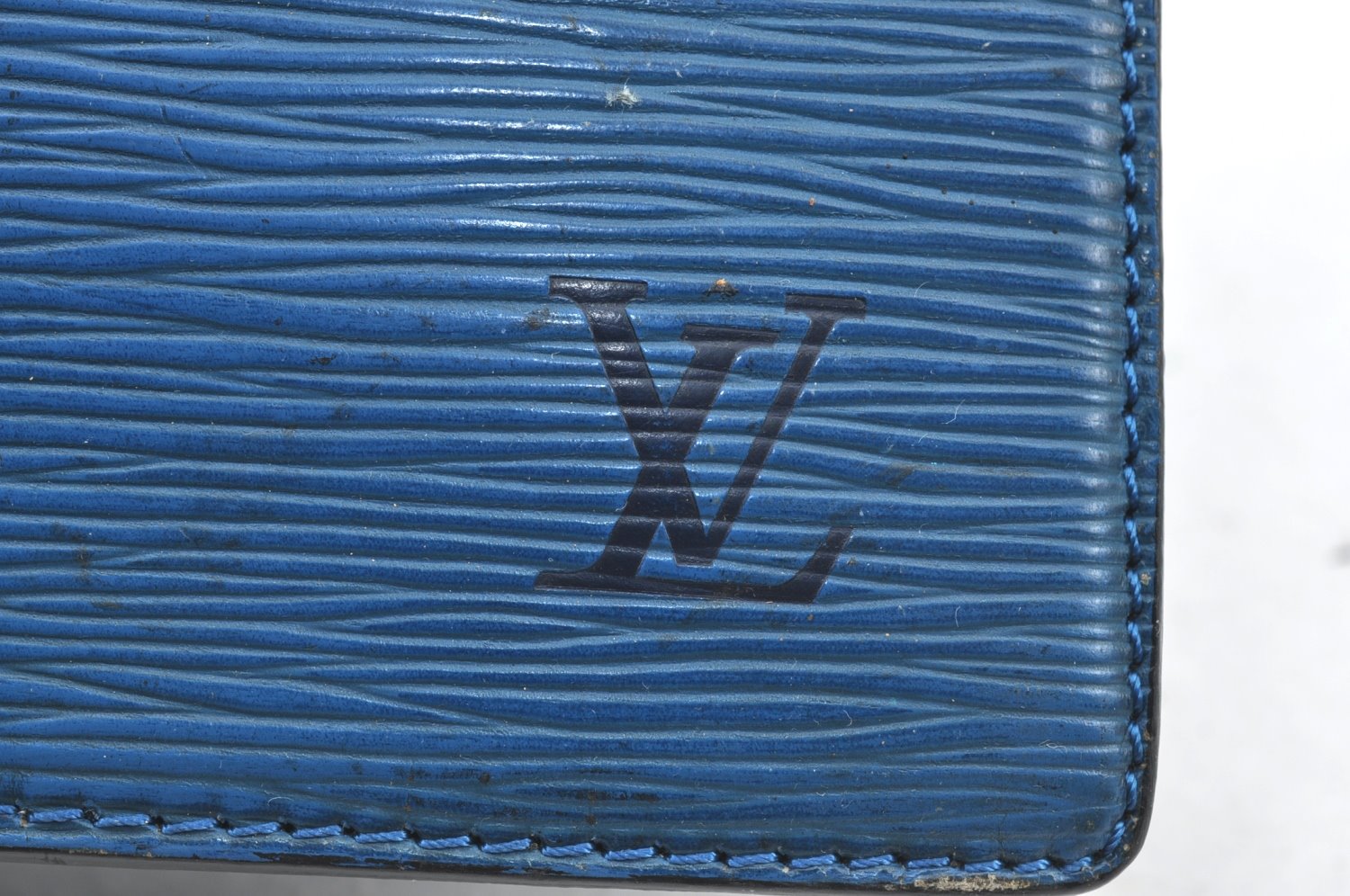 Authentic Louis Vuitton Epi Trousse Crete Clutch Bag Blue M48405 LV K7879