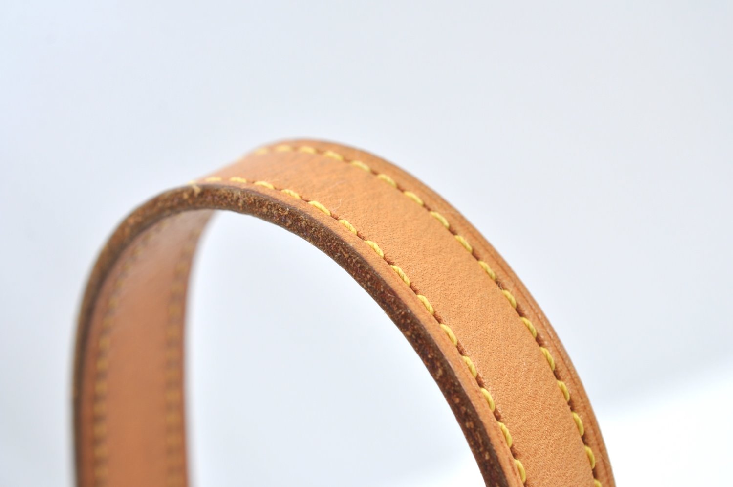 Authentic Louis Vuitton Leather Shoulder Strap For Bucket GM 31.9