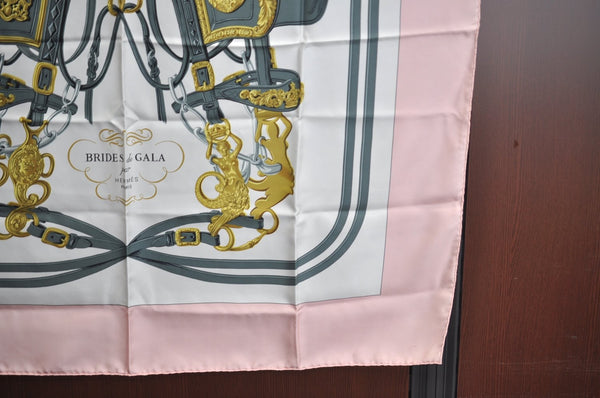 Authentic HERMES Carre 90 Scarf "BRIDES de GALA par" Silk Pink K7927