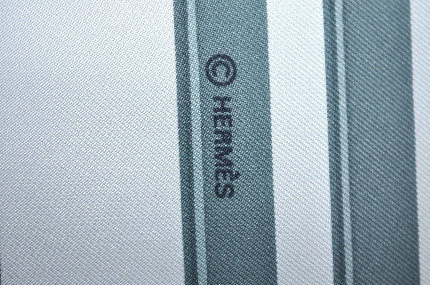 Authentic HERMES Carre 90 Scarf 