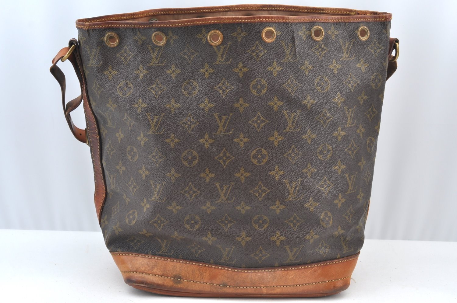 Authentic Louis Vuitton Monogram Noe Shoulder Drawstring Bag Old Model LV K7939
