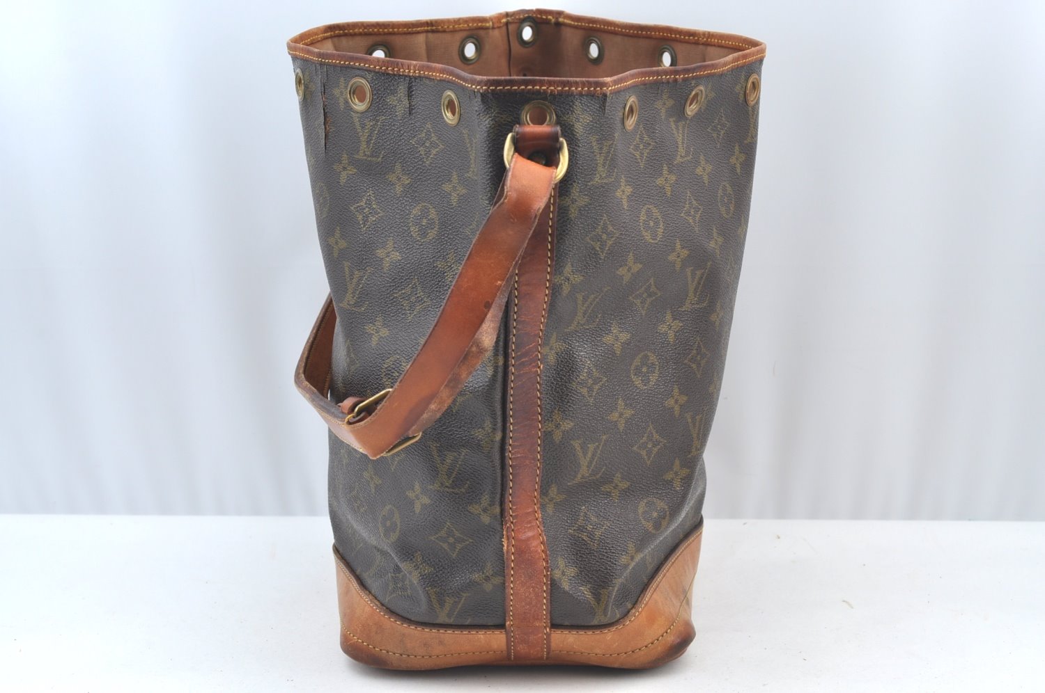 Authentic Louis Vuitton Monogram Noe Shoulder Drawstring Bag Old Model LV K7939