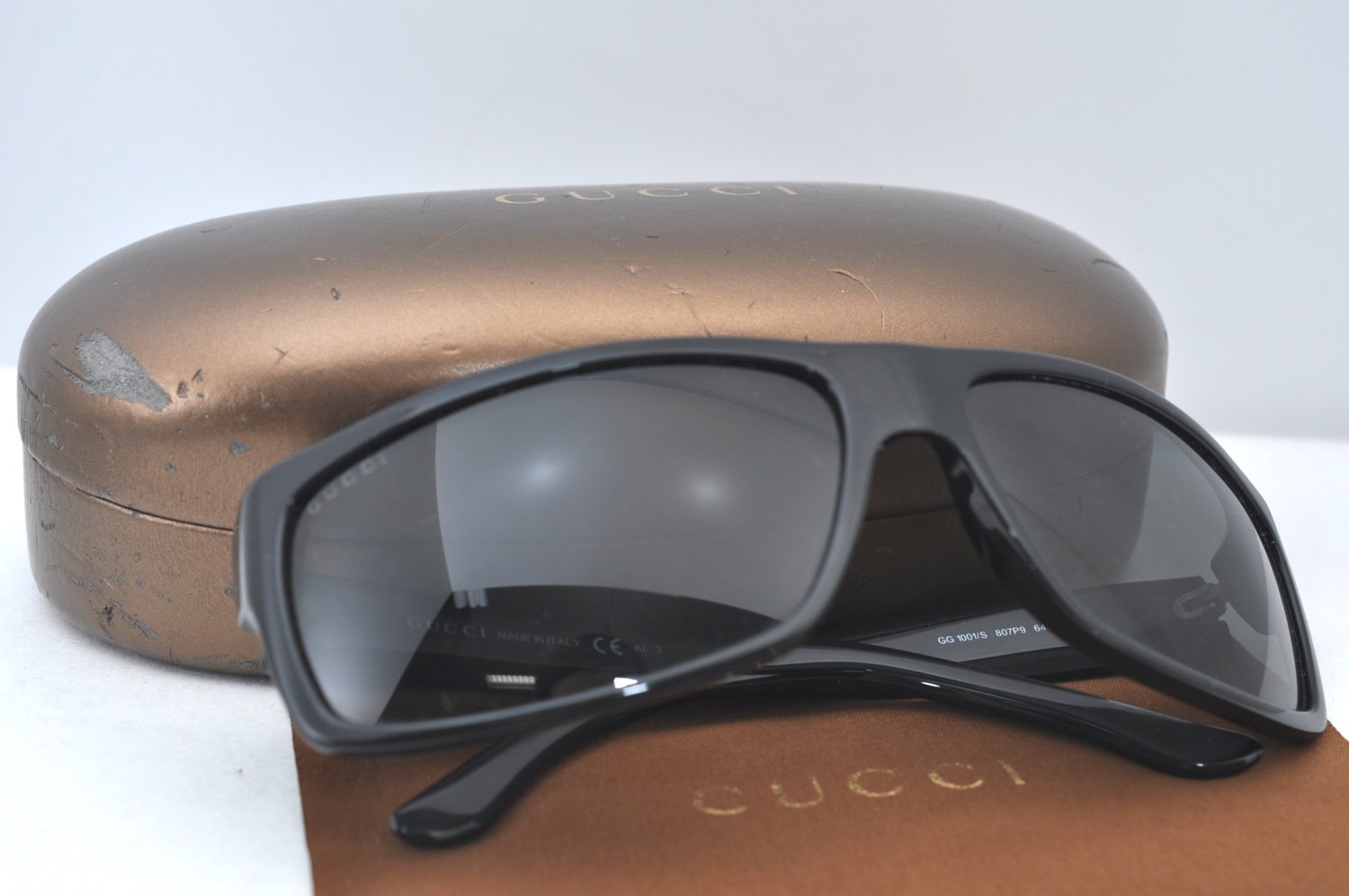 Authentic GUCCI Vintage Sunglasses GG 1001/S Plastic Black K7980