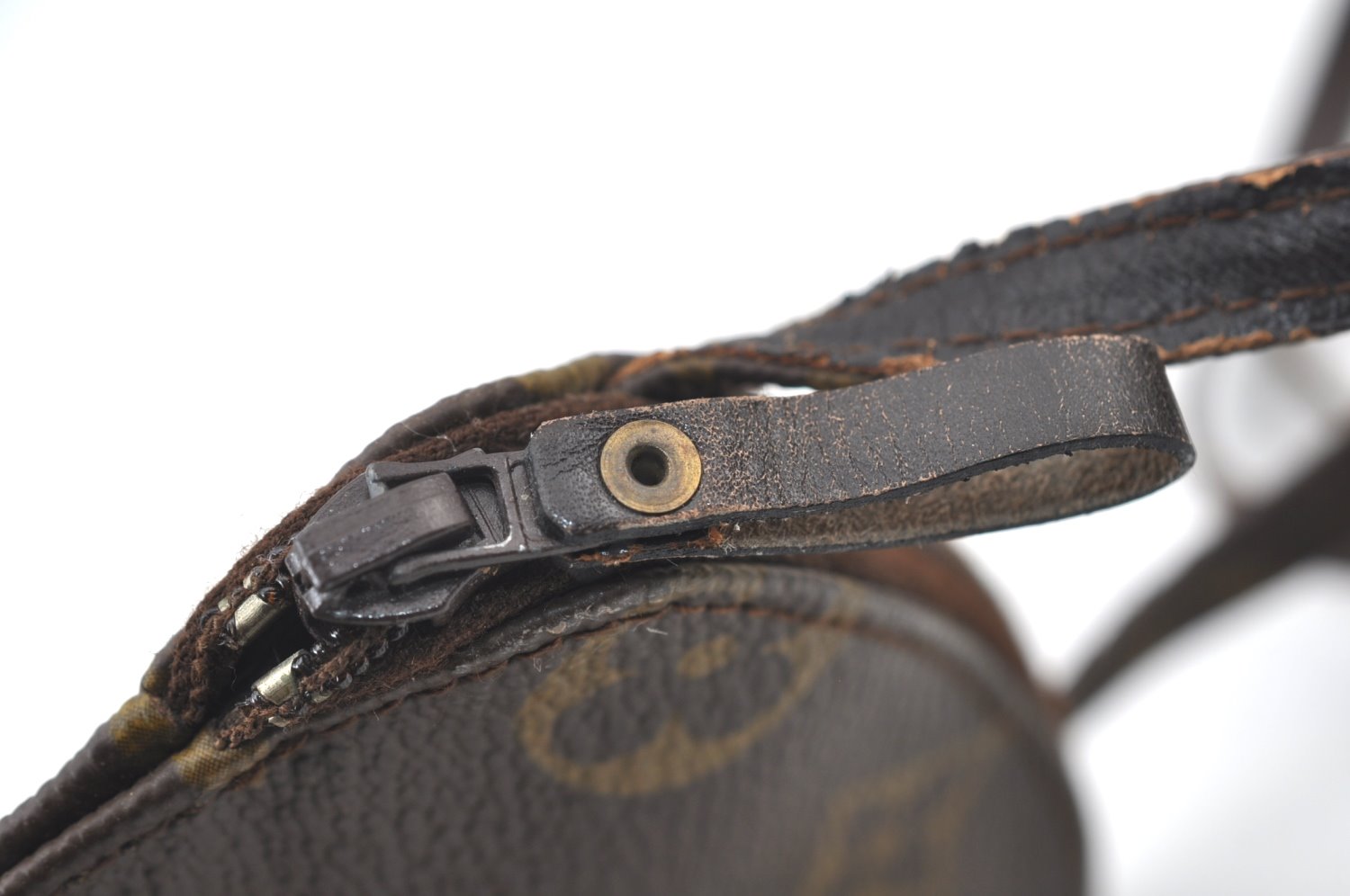 Authentic Louis Vuitton Monogram Pochette Secret Shoulder Bag Old Model K8054