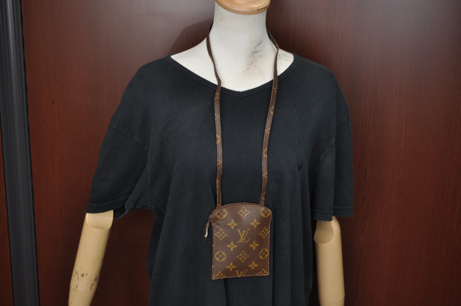 Authentic Louis Vuitton Monogram Pochette Secret Shoulder Bag Old Model K8054