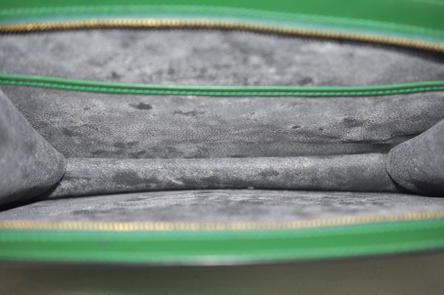 Authentic Louis Vuitton Epi Trousse Crete Clutch Bag Green M48407 LV K8064