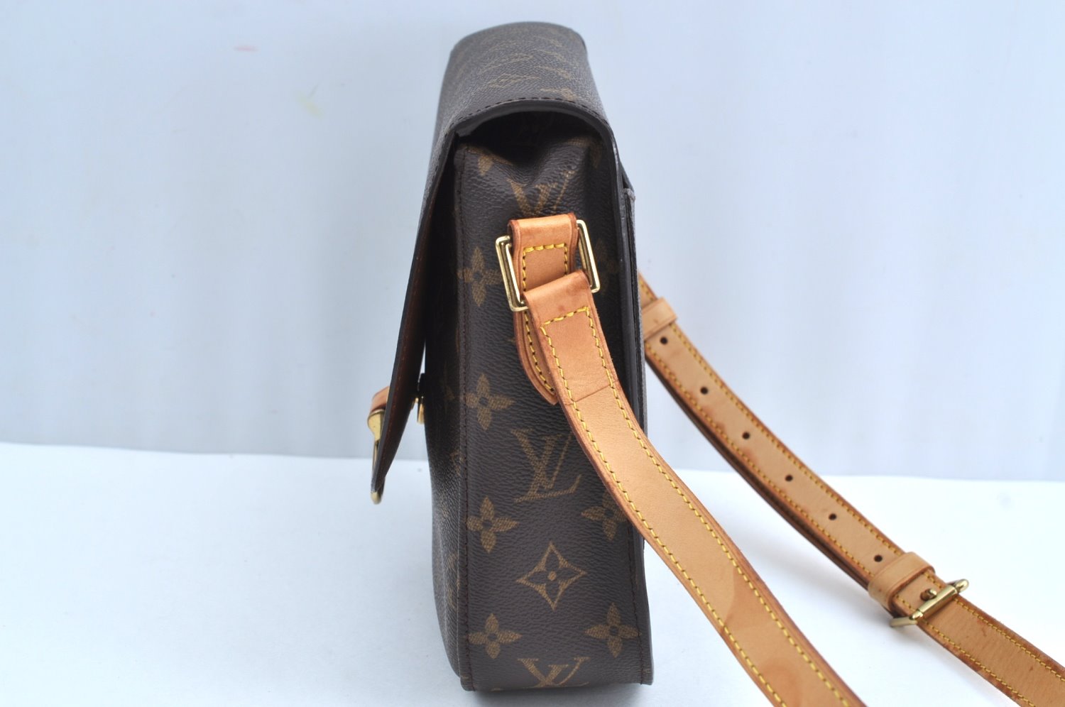 Authentic Louis Vuitton Monogram Saint Cloud GM M51242 Shoulder Cross Bag K8080