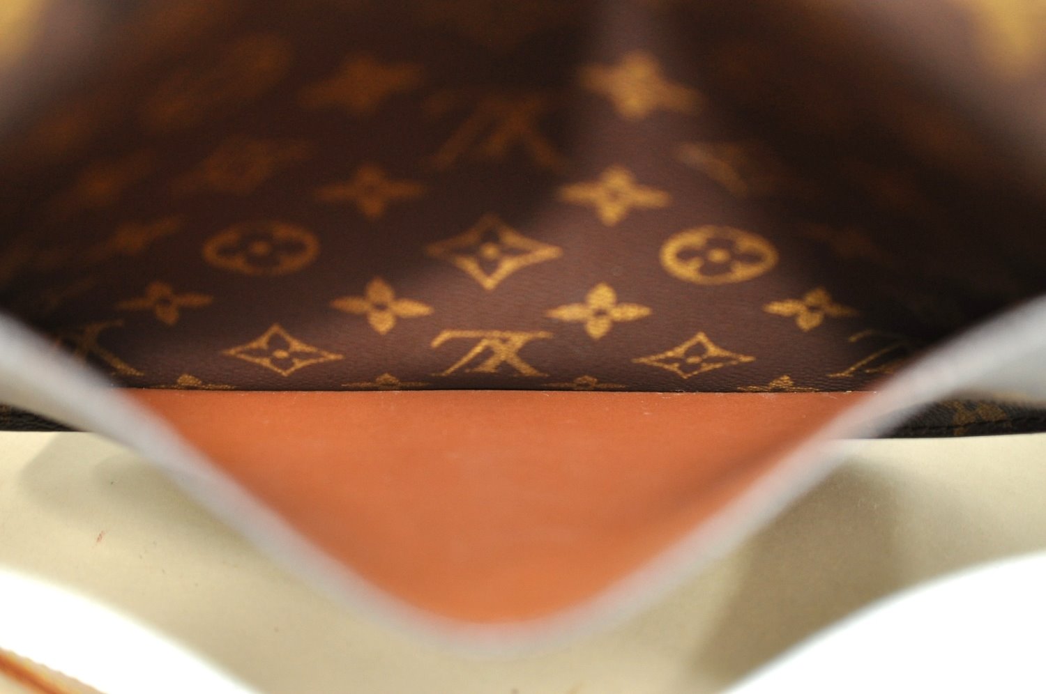 Authentic Louis Vuitton Monogram Saint Cloud GM M51242 Shoulder Cross Bag K8080