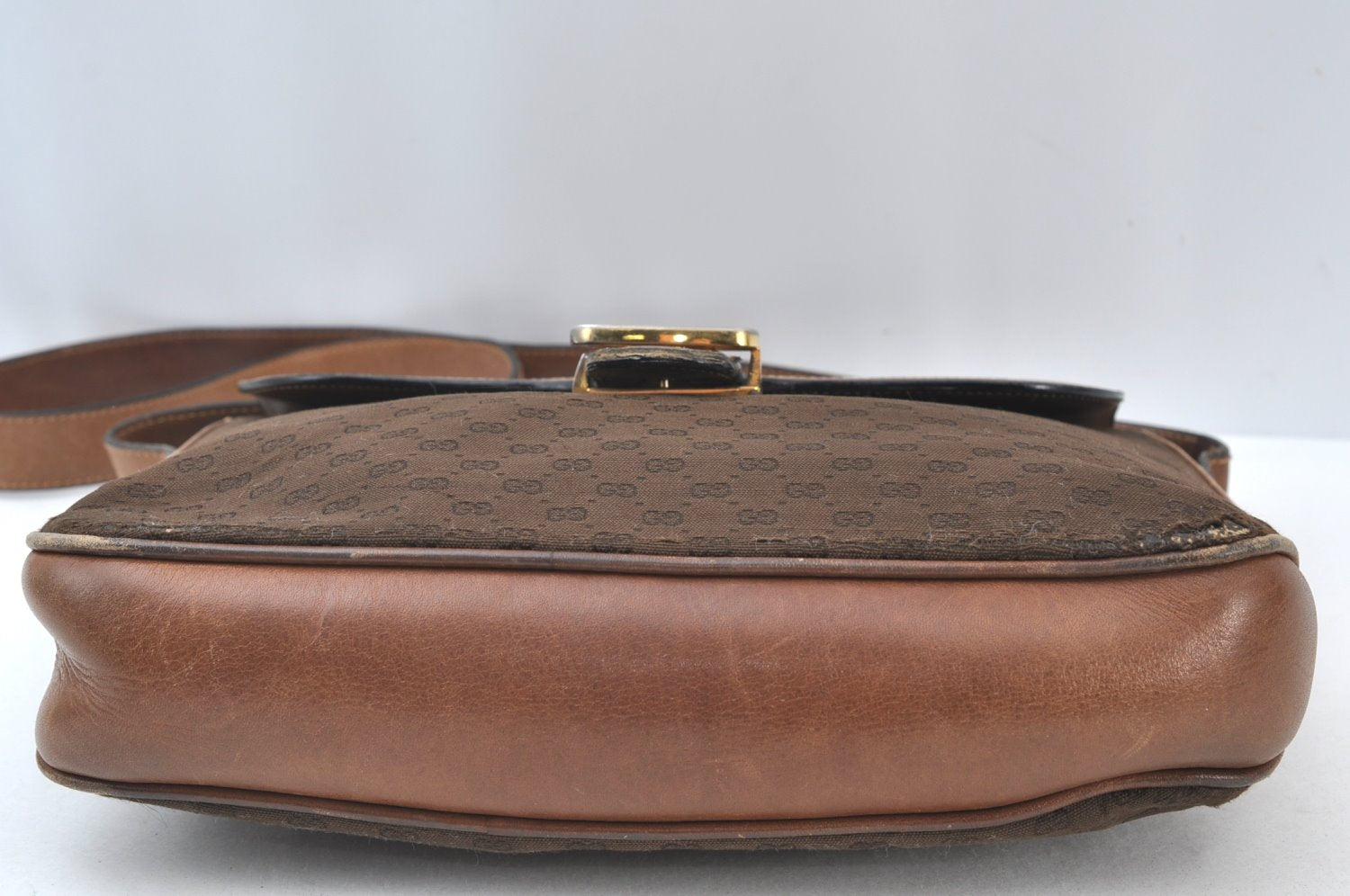 Authentic GUCCI Micro GG Canvas Leather Shoulder Cross Body Bag Brown K8155