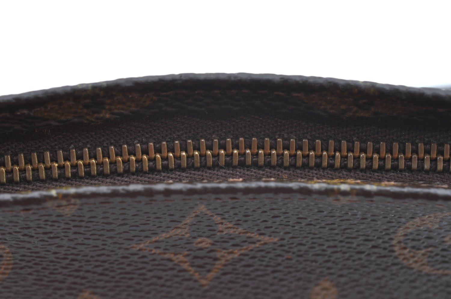 Auth Louis Vuitton Monogram Poche Toilette 26 Pouch Old Model LV Junk K8161