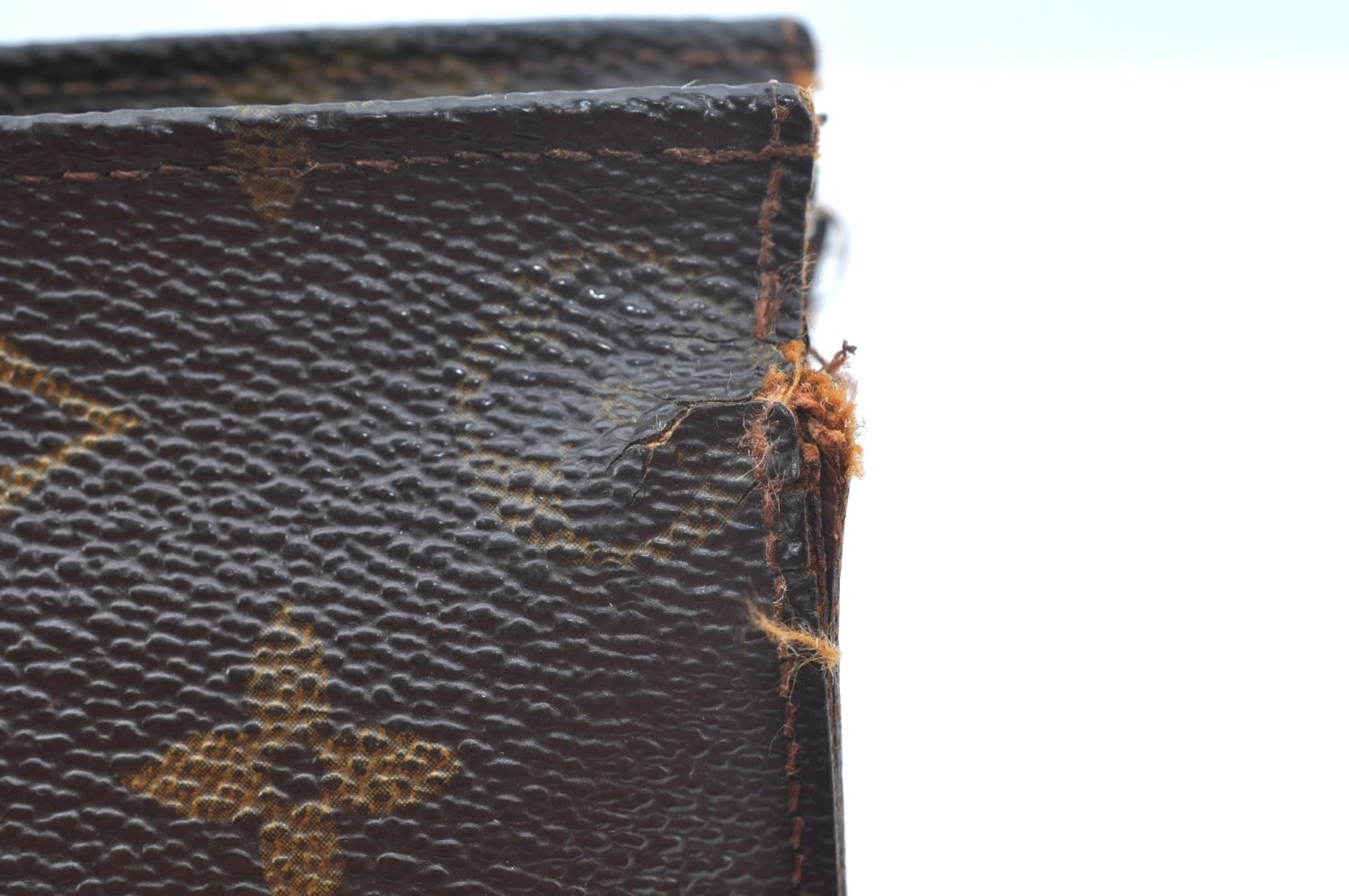 Auth Louis Vuitton Monogram Poche Toilette 26 Pouch Old Model LV Junk K8161