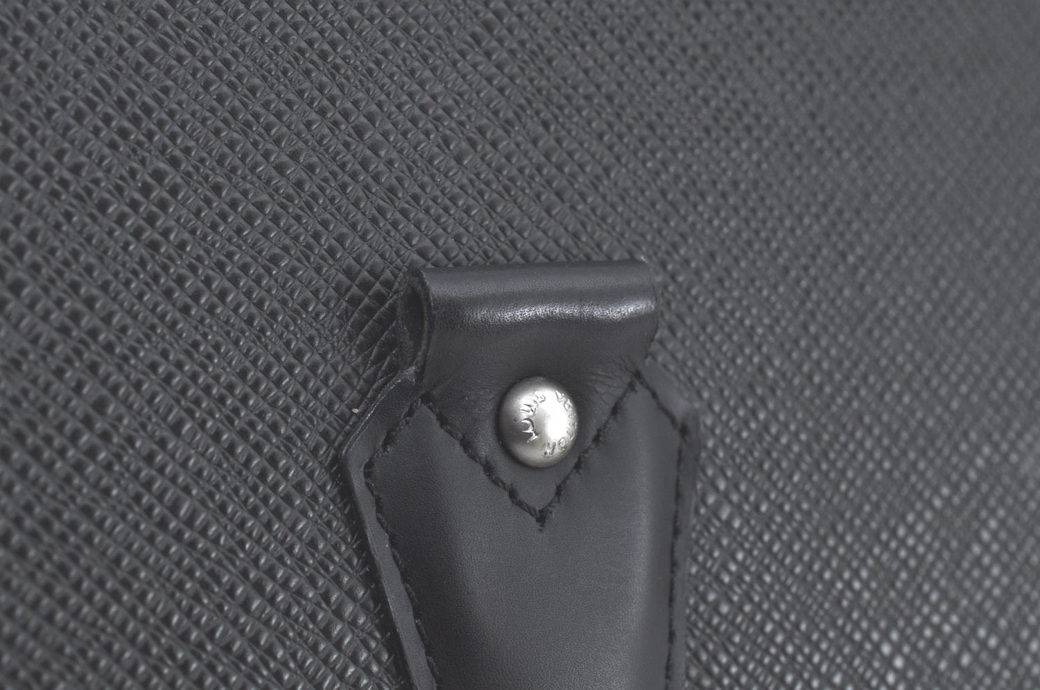 Auth Louis Vuitton Taiga Lozan 2Way Business Hand Bag Black M30052 LV Junk K8169