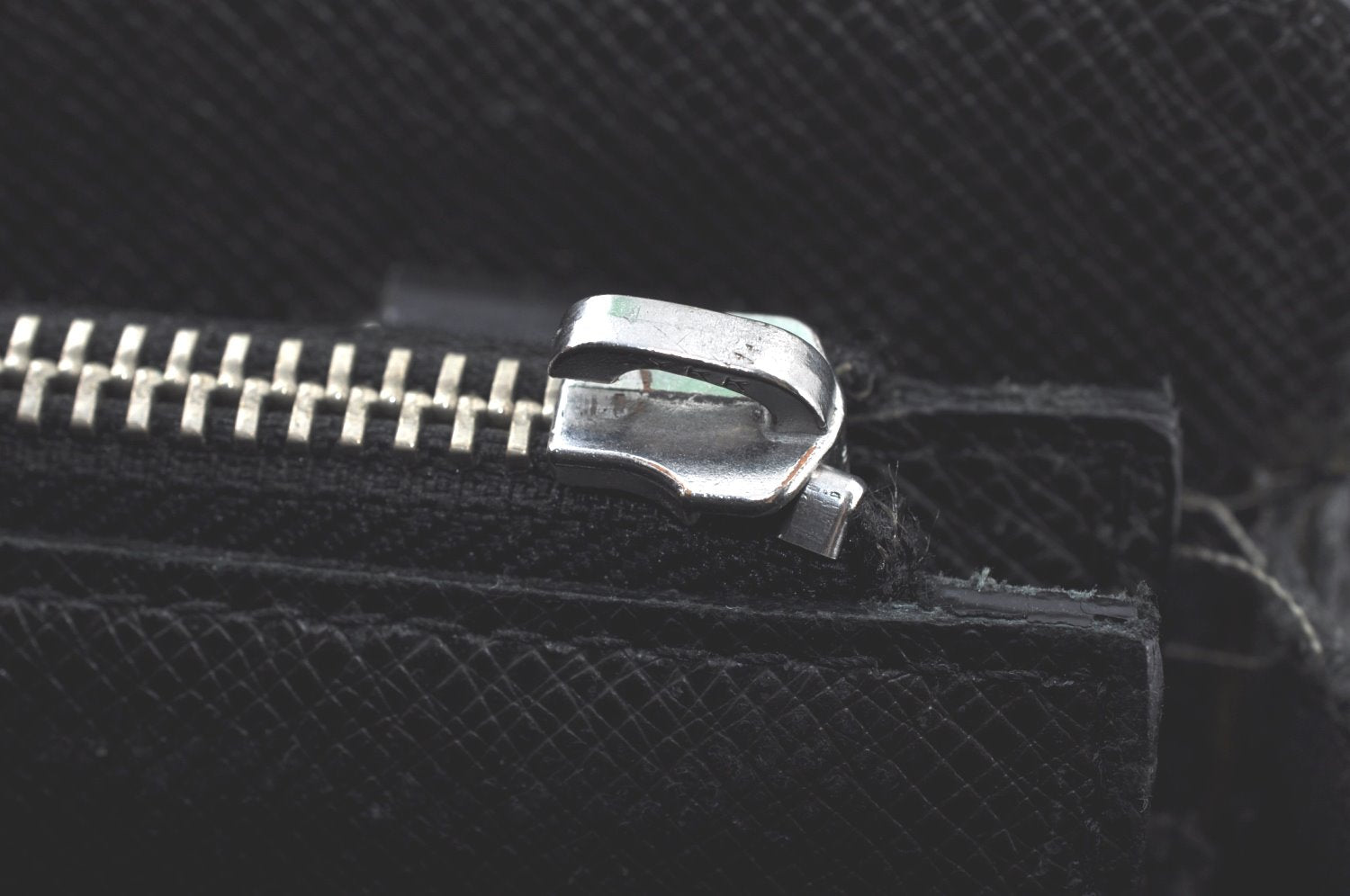 Auth Louis Vuitton Taiga Lozan 2Way Business Hand Bag Black M30052 LV Junk K8169