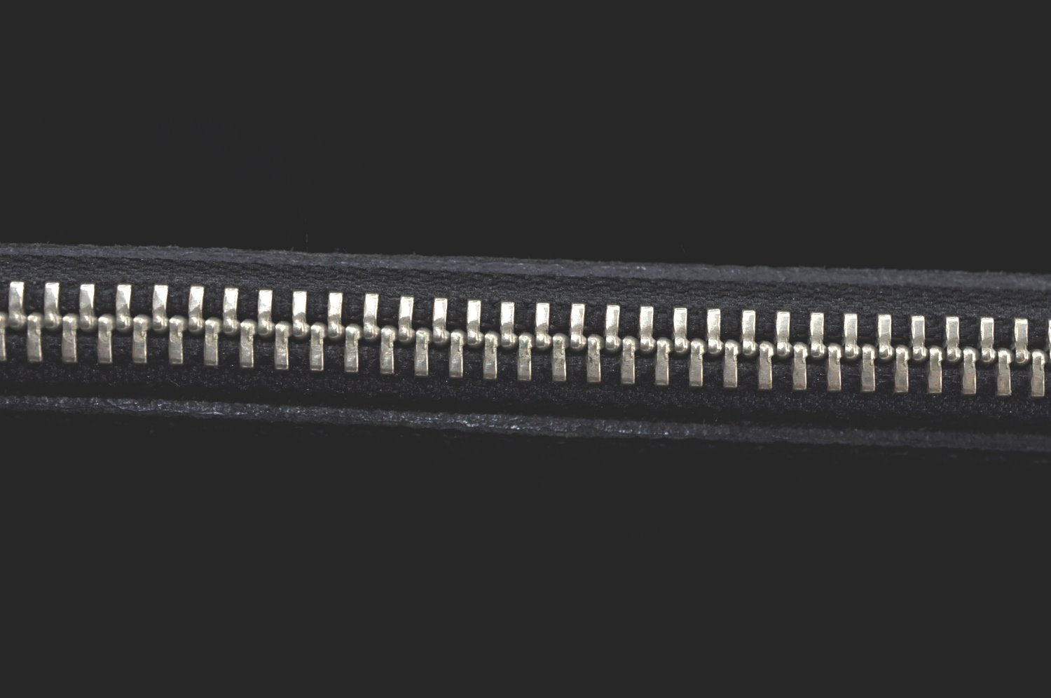 Auth Louis Vuitton Taiga Lozan 2Way Business Hand Bag Black M30052 LV Junk K8169