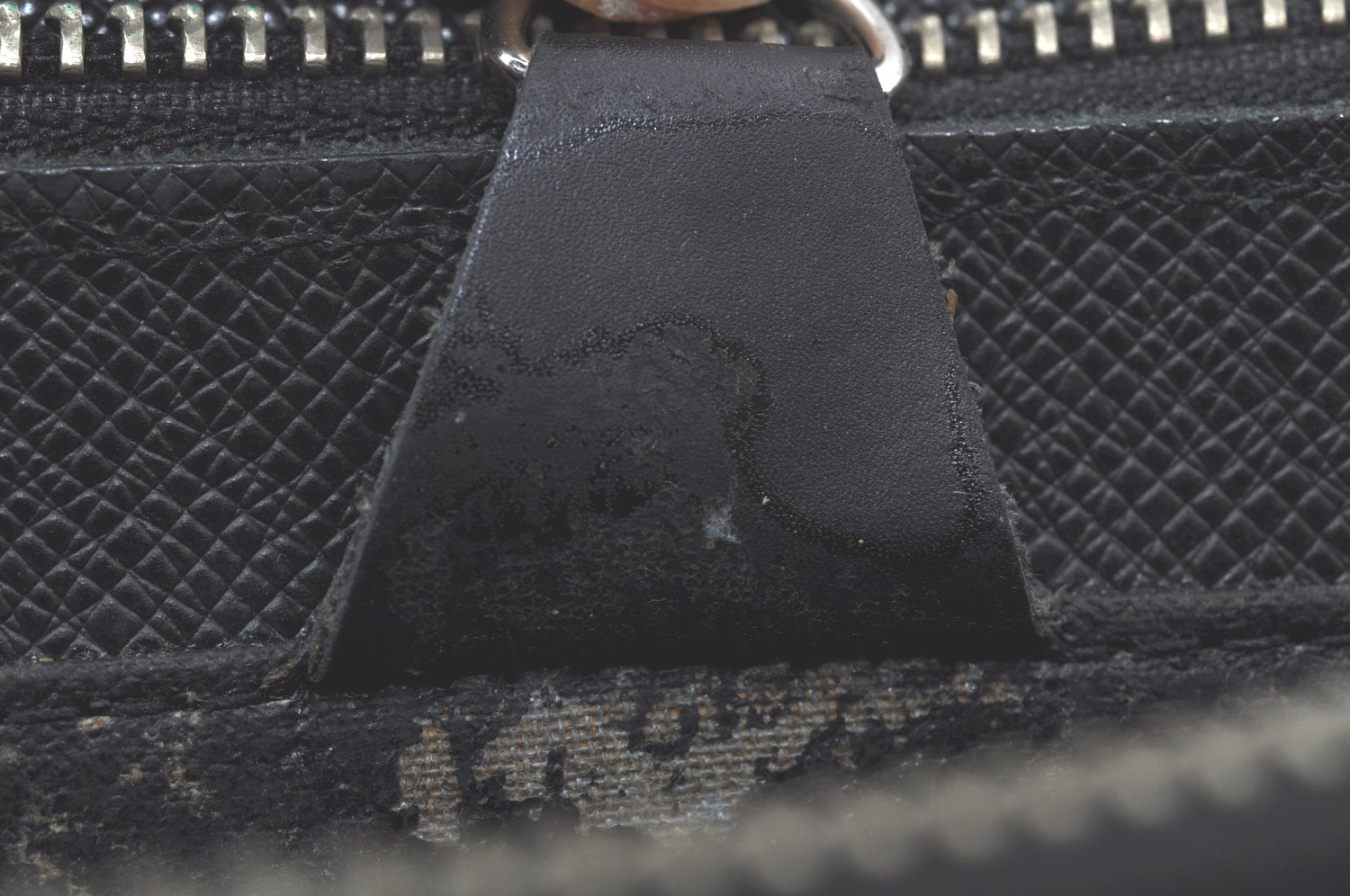 Auth Louis Vuitton Taiga Lozan 2Way Business Hand Bag Black M30052 LV Junk K8169