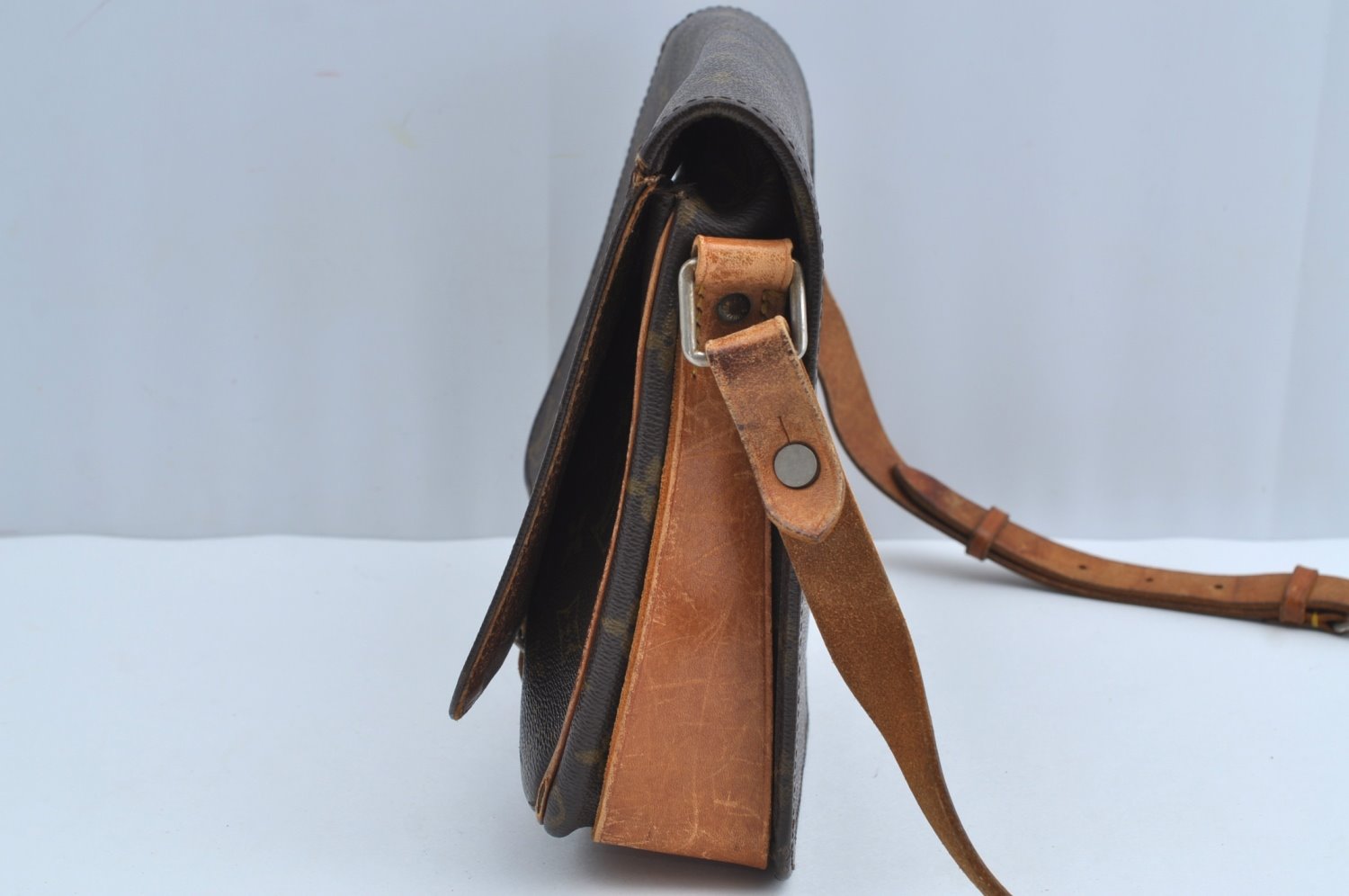 Authentic Louis Vuitton Monogram Cartouchiere GM Shoulder Bag Old Model K8175