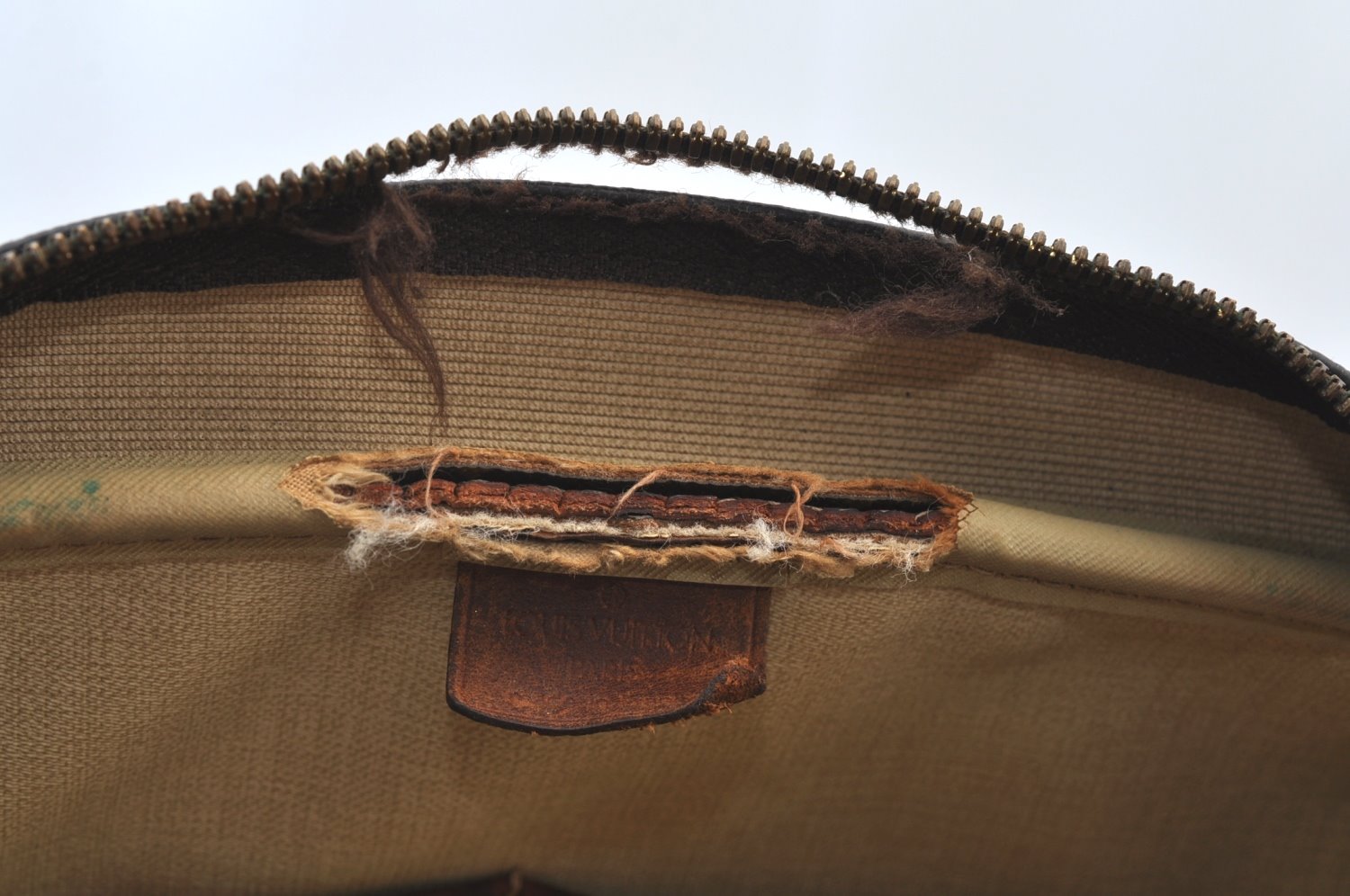 Authentic Louis Vuitton Monogram Deauville Hand Bag M47270 LV Junk K8199