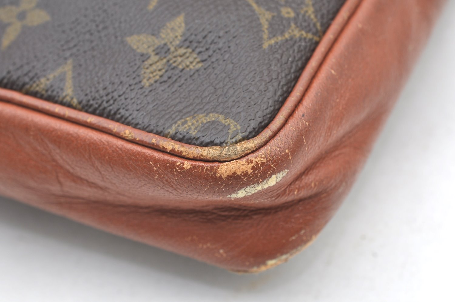 Authentic Louis Vuitton Monogram Pochette Sport Clutch Hand Bag Old Model K8200